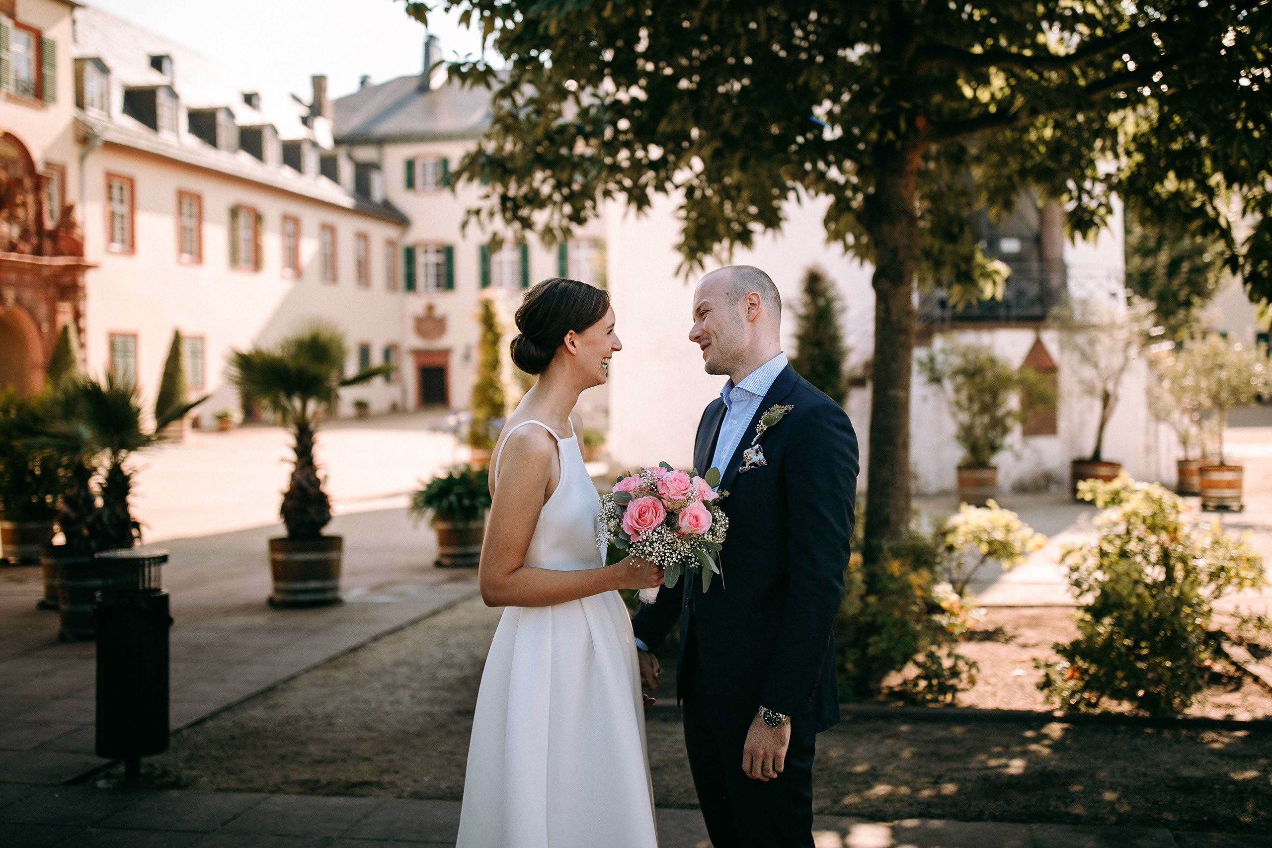Standesamtliche Trauung im Louissaal Bad Homburg. Hochzeitsfotos in Bad Homburg.