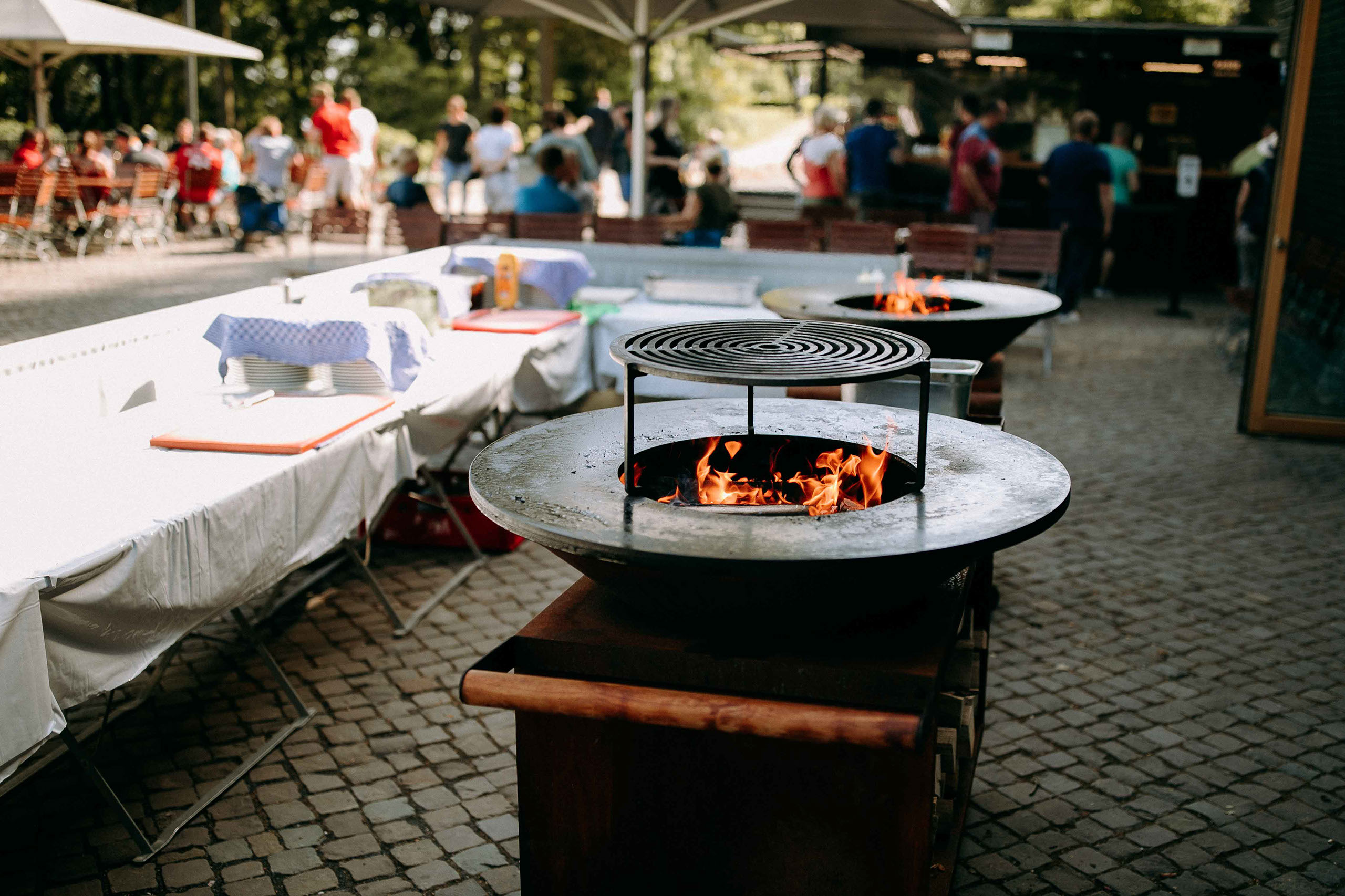 Tischkicker mit Braut- und Bräutigamfiguren – unterhaltsames Hochzeitsspiel im Rheingau bei der Location Am Niederwald