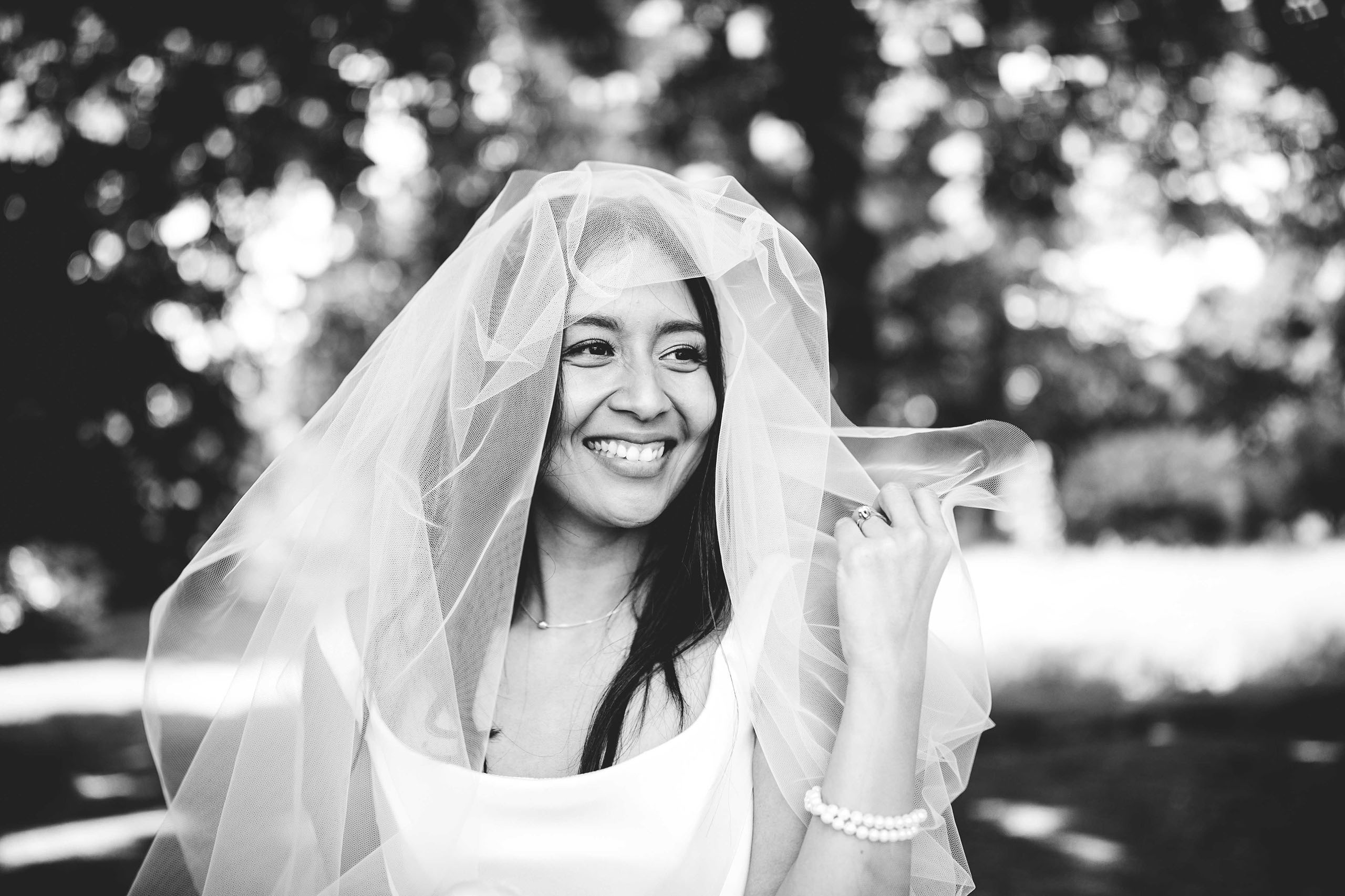 Hochzeitsfotos Schloss Bad Homburg Weisser Saal – Braut mit Schleier