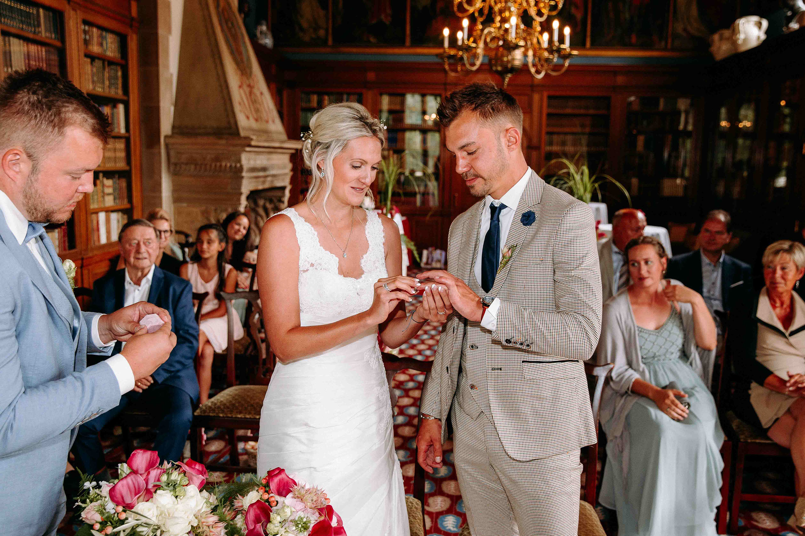 Ringwechsel des Brautpaares im Schlosshotel Kronberg – freie Trauung in stilvollem Ambiente