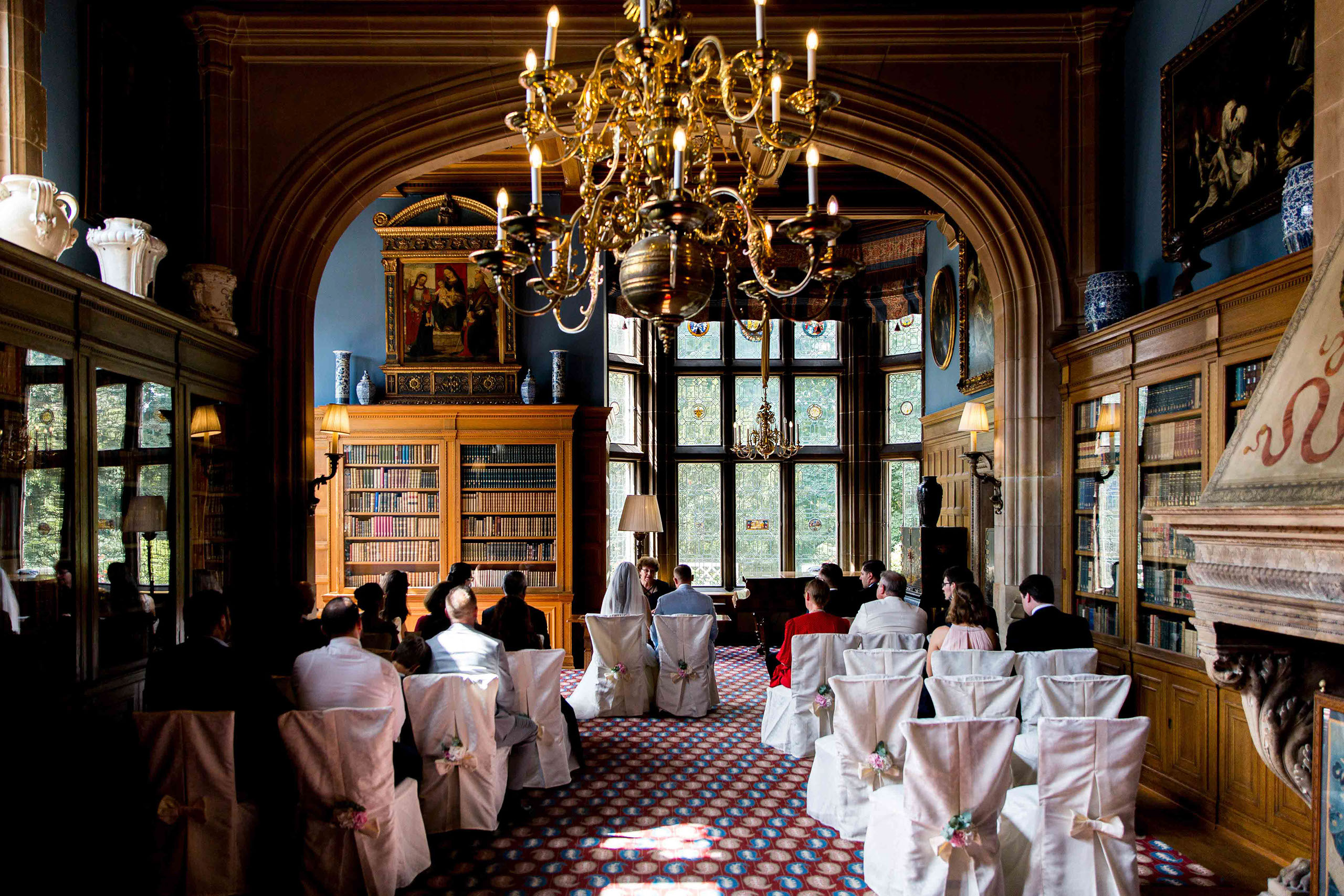 Standesamtliche Hochzeit im Schlosshotel Kronberg – Trauung in der Bibliothek mit Gästen