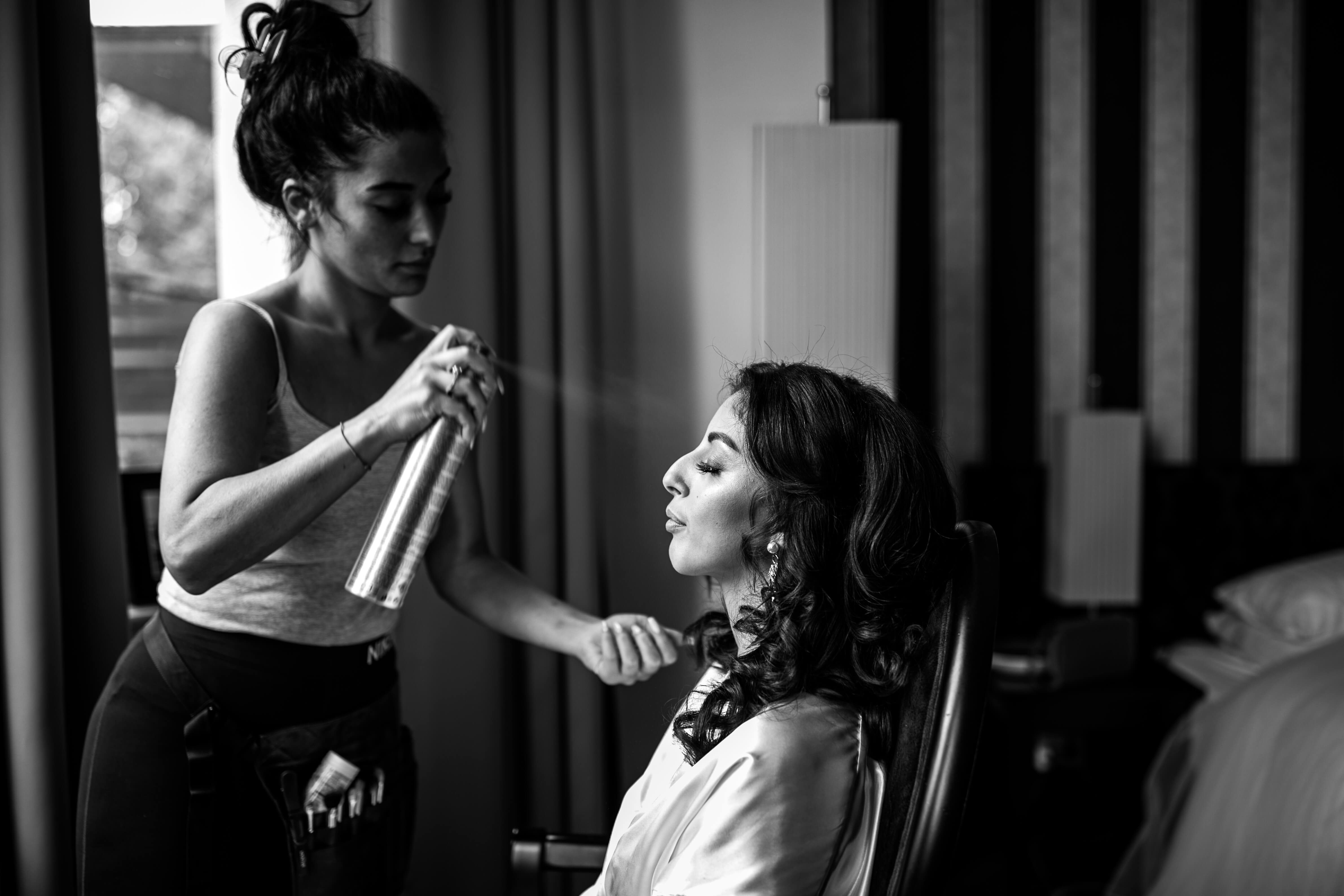 Detailaufnahme der Manschettenknöpfe des Bräutigams.