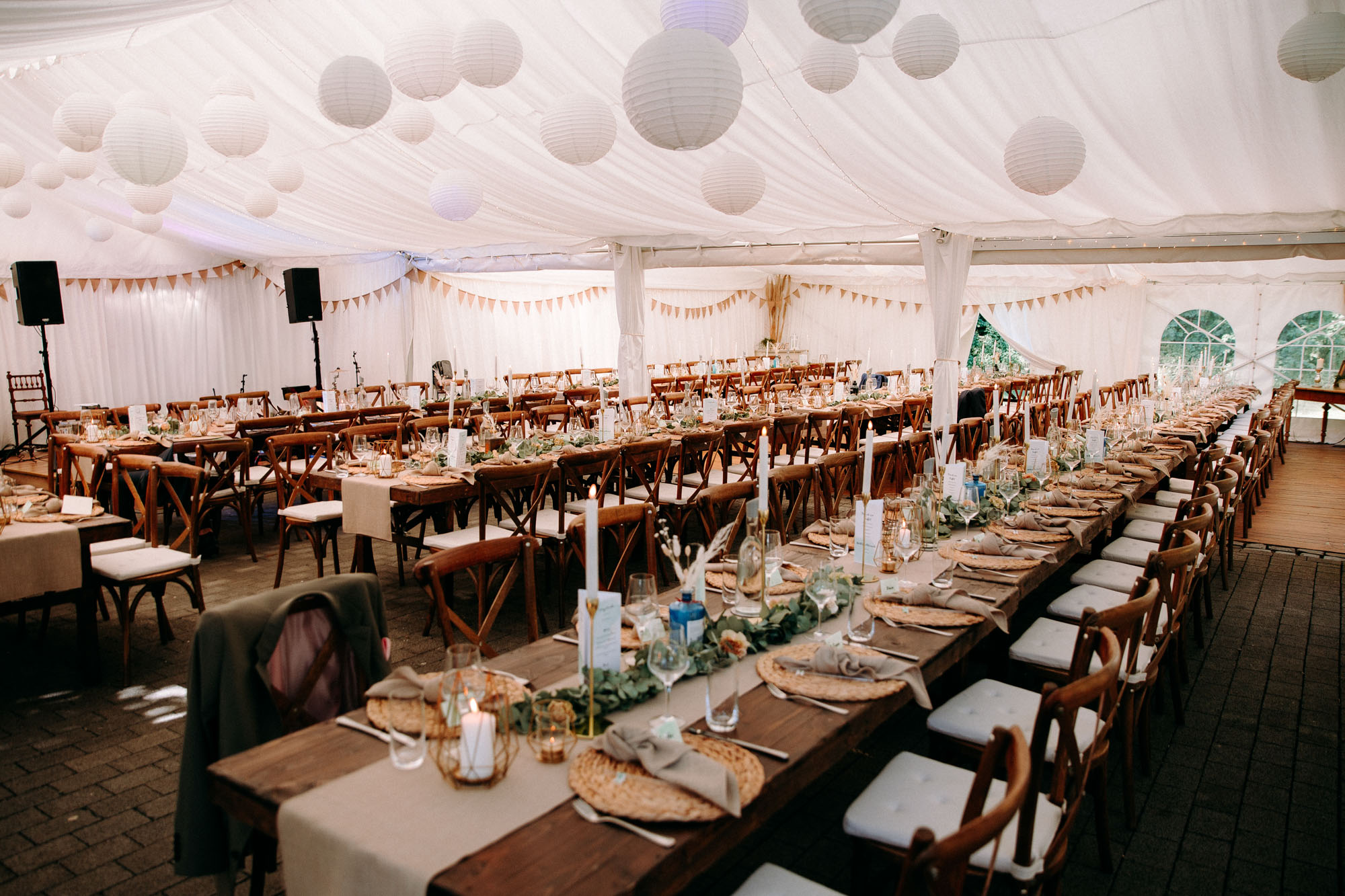 Das Brunnenwärterhaus in Bad Nauheim ist eine naturnahe Hochzeitslocation mit Parkgarten, freier Trauung unter Linden und Zeltfeiern