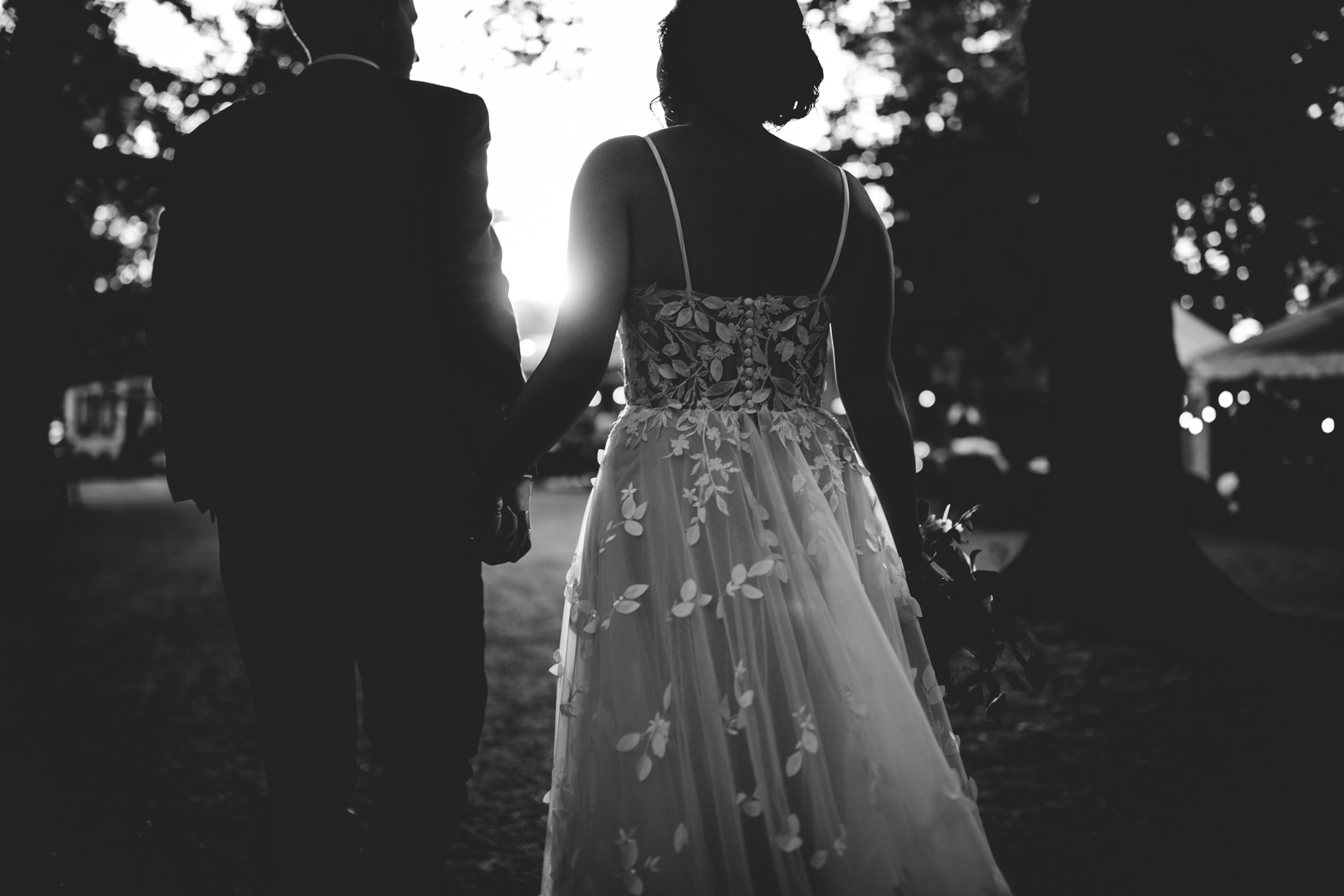 Das Brunnenwärterhaus in Bad Nauheim ist eine naturnahe Hochzeitslocation mit Parkgarten, freier Trauung unter Linden und Zeltfeiern