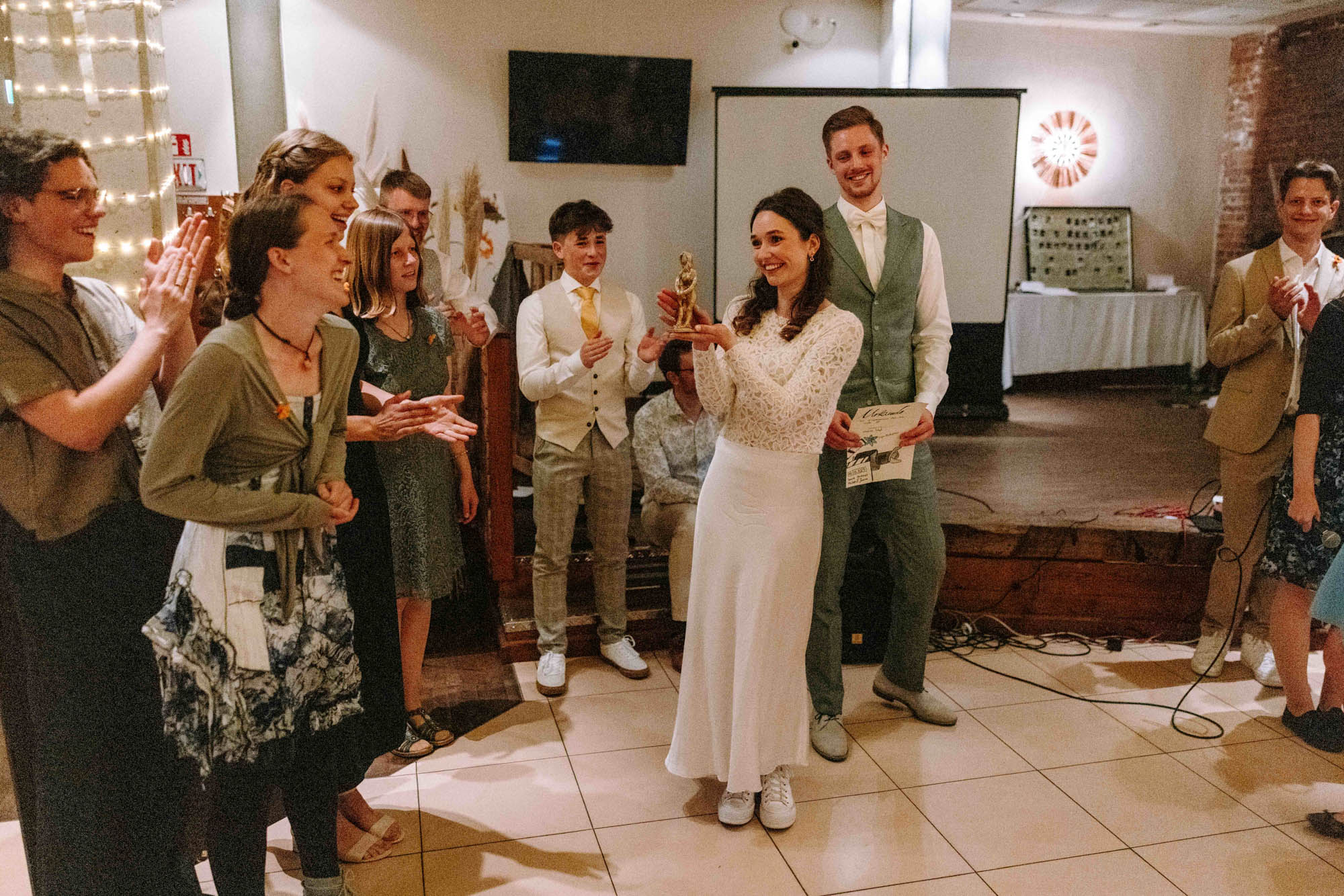 Das Druckhaus Hanau ist eine besondere Hochzeitslocation am Mainufer – mit Industriecharme, freier Trauung unter der Gerichtslinde &Full Service