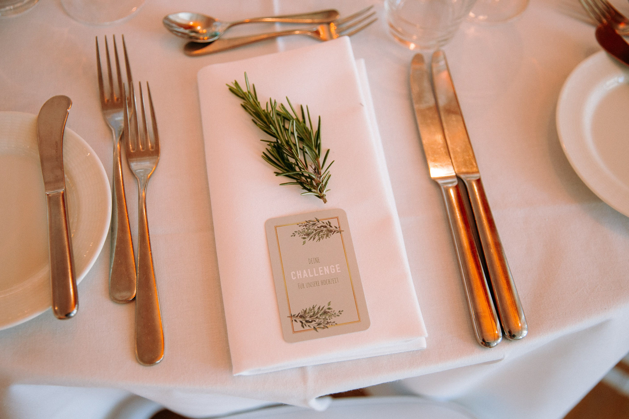 Das Golfhotel & Restaurant Lindenhof in Bad Vilbel ist eine exklusive Hochzeitslocation mit Trauung vor Ort, Festsaal, Innenhof & Golfplatz.