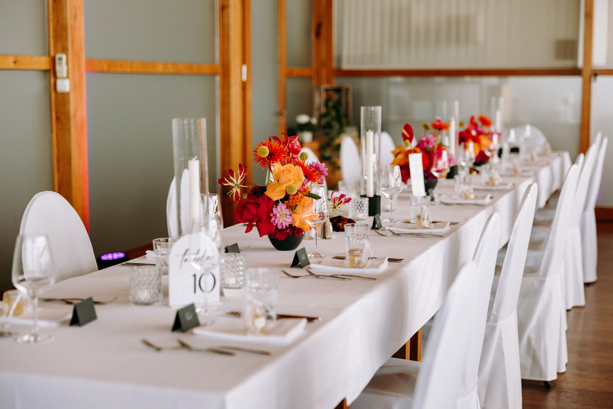 Das Heckers Restaurant in Gründau ist Hochzeitslocation und offizieller Trauort – mit Dachterrasse, Kiesterrasse, Trauzimmer & Full-Service.