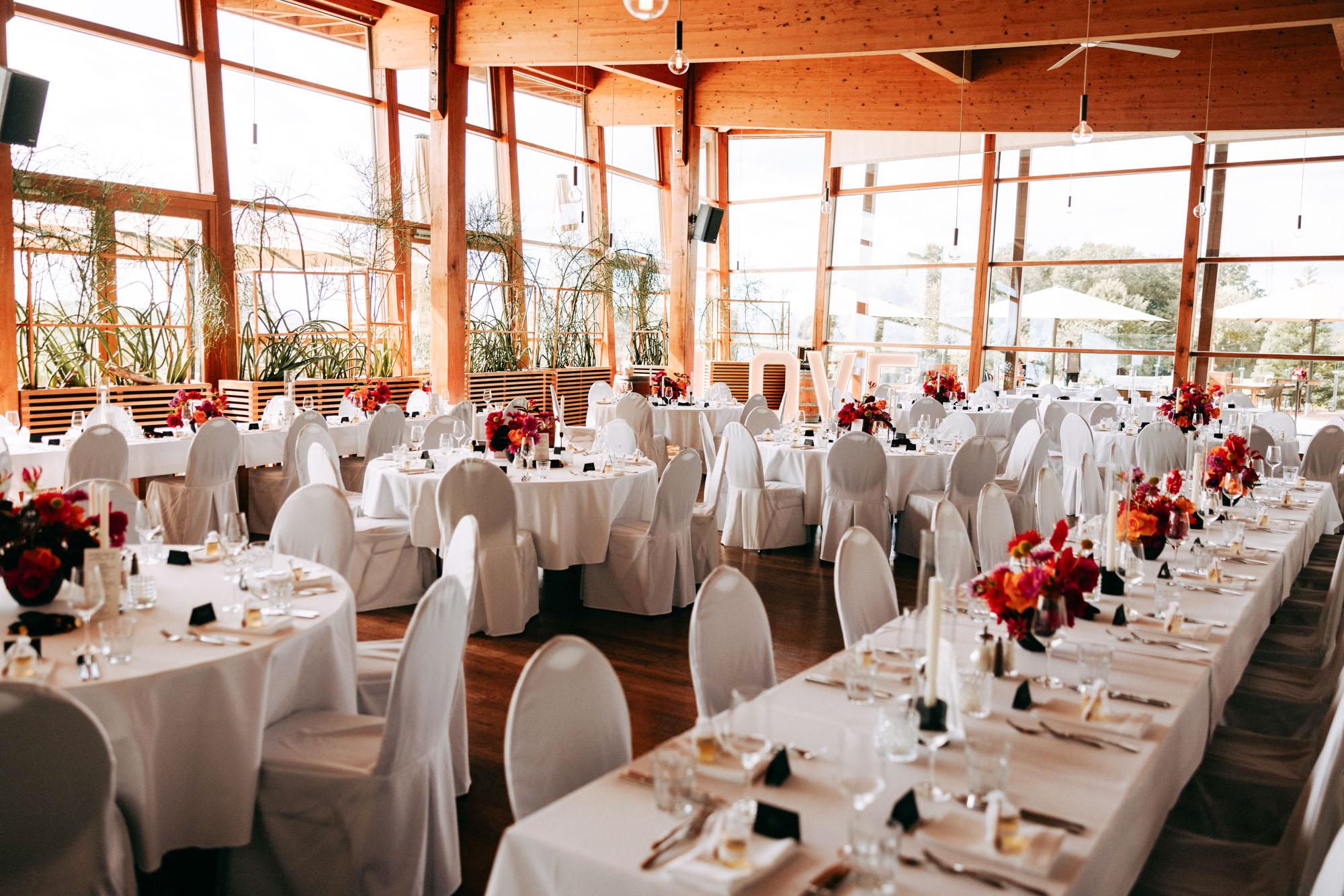 Das Heckers Restaurant in Gründau ist Hochzeitslocation und offizieller Trauort – mit Dachterrasse, Kiesterrasse, Trauzimmer & Full-Service.