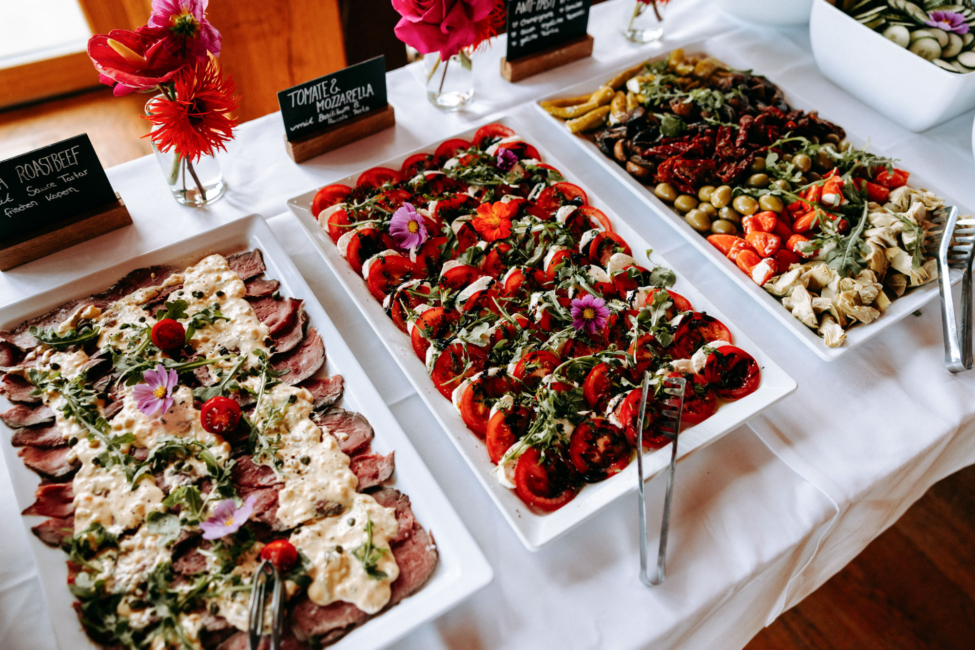 Das Heckers Restaurant in Gründau ist Hochzeitslocation und offizieller Trauort – mit Dachterrasse, Kiesterrasse, Trauzimmer & Full-Service.