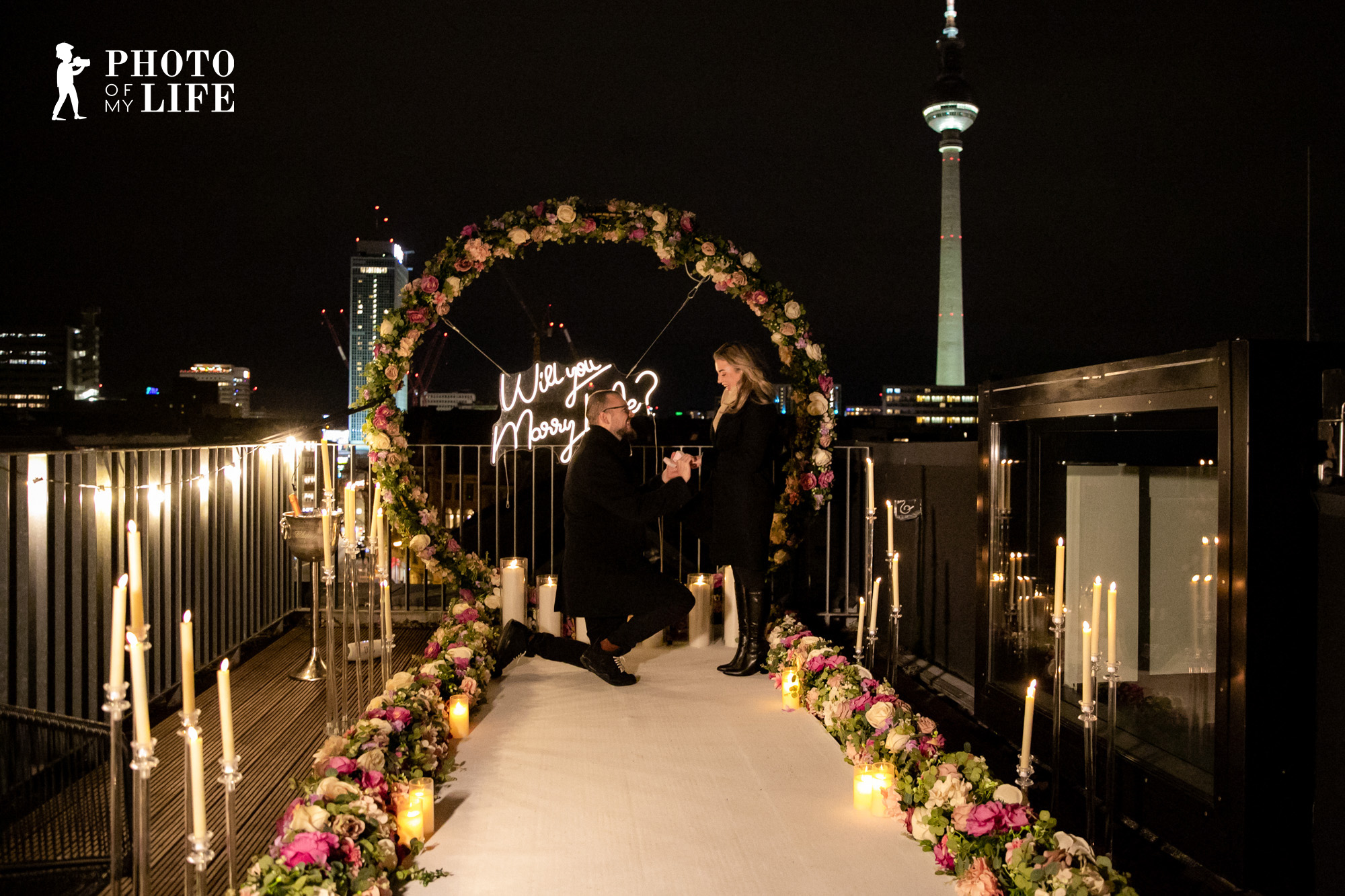 Heiratsantrag in Berlin planen: Die schönsten Orte, kreative Ideen und professionelle Umsetzung für einen unvergesslichen Moment.