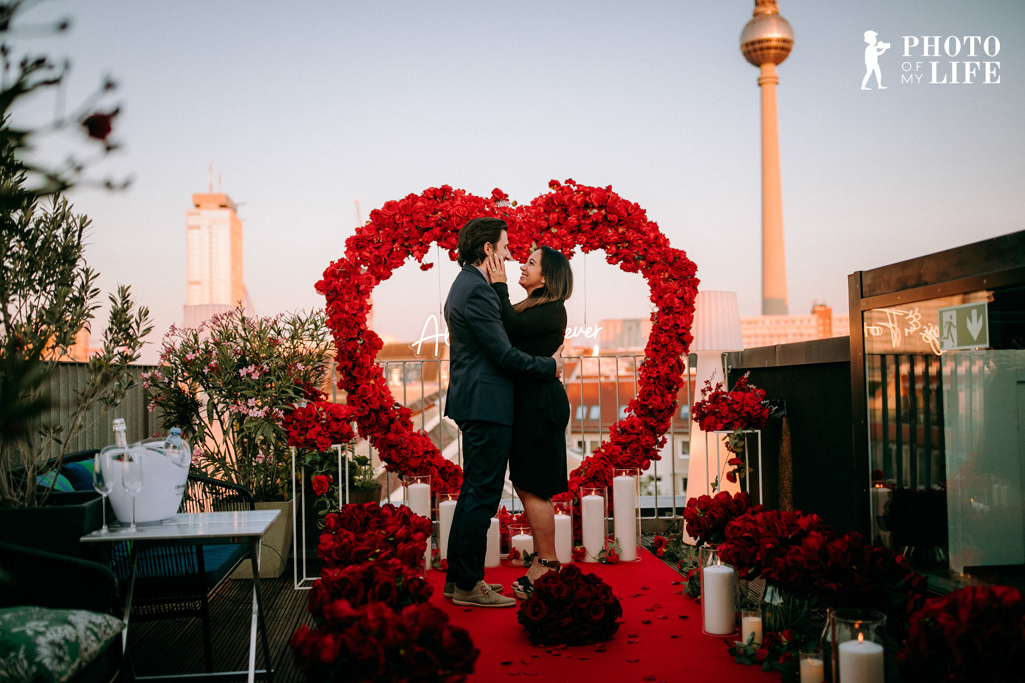 Heiratsantrag in Berlin planen: Die schönsten Orte, kreative Ideen und professionelle Umsetzung für einen unvergesslichen Moment.