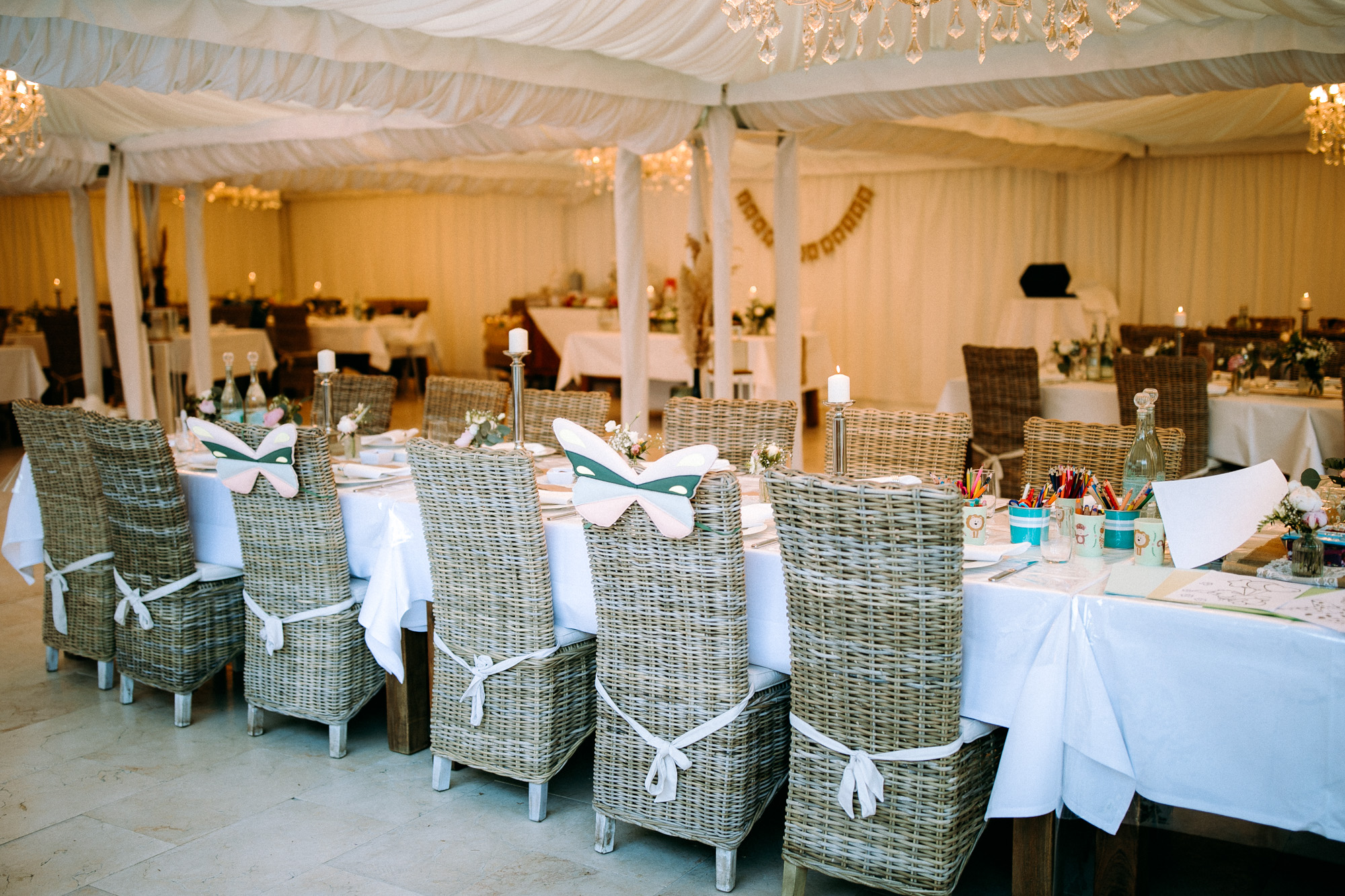 Das Chausseehaus Wiesbaden vereint mediterranes Flair, Waldlage und elegante Räume – eine Hochzeitslocation mitten im Grünen und doch stadtnah.