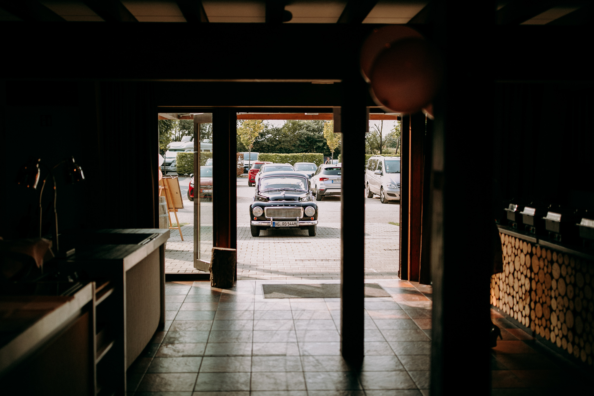 Hofgut Laubenheimer Höhe: Hochzeitslocation in Mainz mit Rheinblick, Sonnenterrasse & Fullservice. Perfekt für freie Trauungen & stilvolle Feier