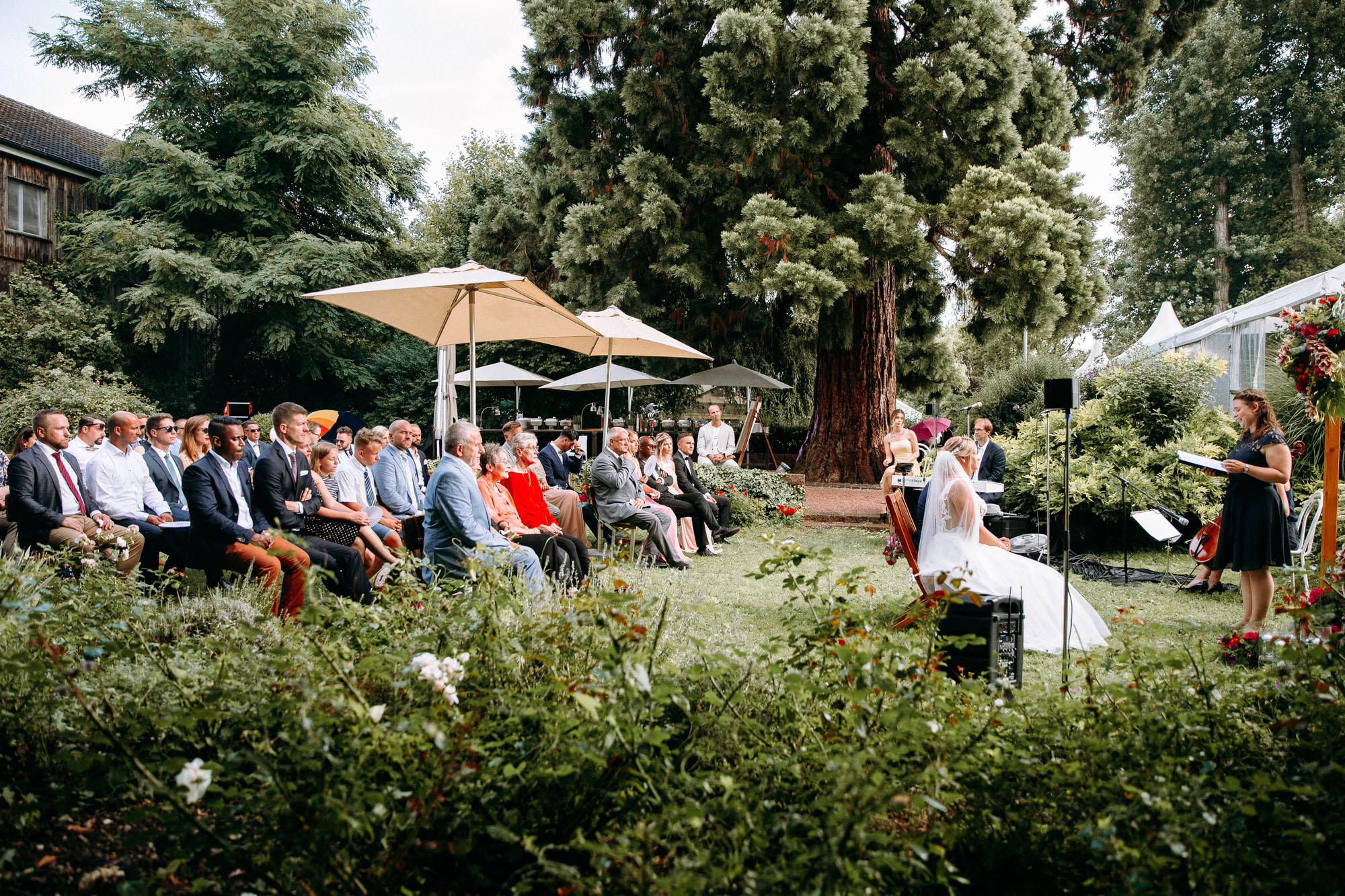 Die Insel Nonnenau ist eine exklusive Hochzeitslocation im Rhein-Main-Gebiet. Natur, Wasserblick und private Inselatmosphäre.