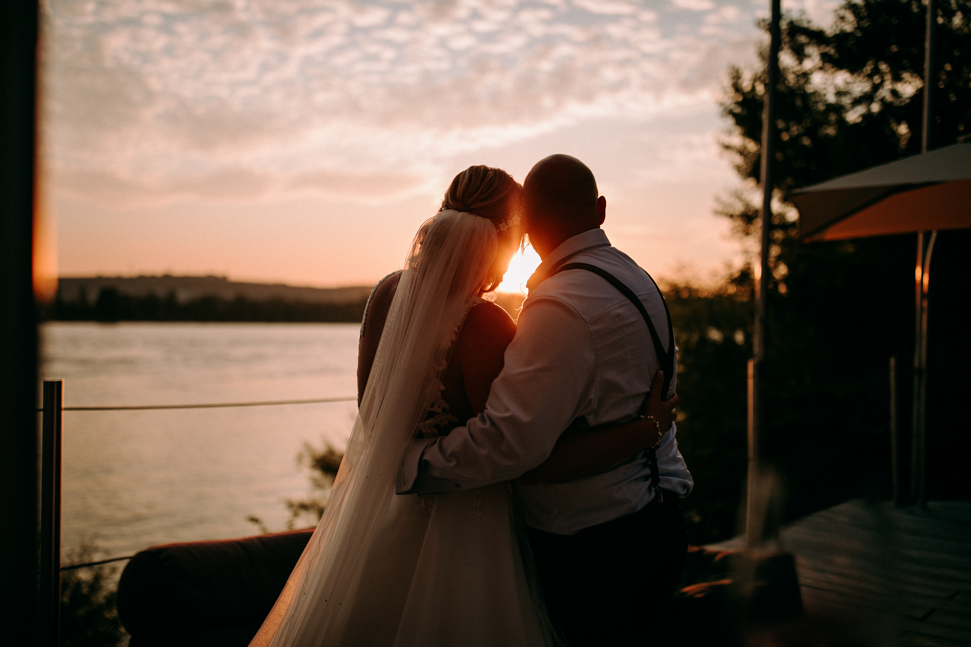Die Insel Nonnenau ist eine exklusive Hochzeitslocation im Rhein-Main-Gebiet. Natur, Wasserblick und private Inselatmosphäre.