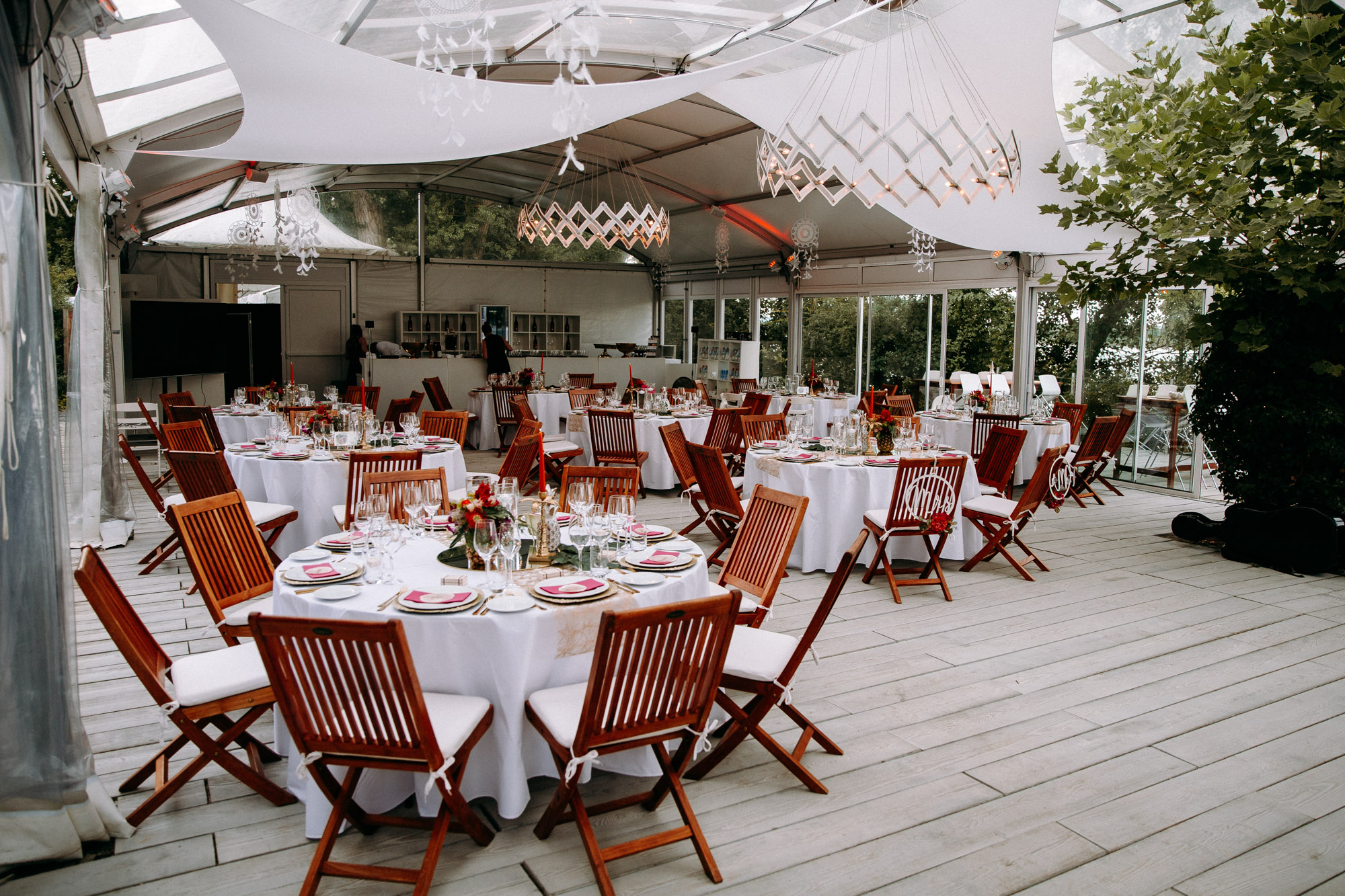 Die Insel Nonnenau ist eine exklusive Hochzeitslocation im Rhein-Main-Gebiet. Natur, Wasserblick und private Inselatmosphäre.