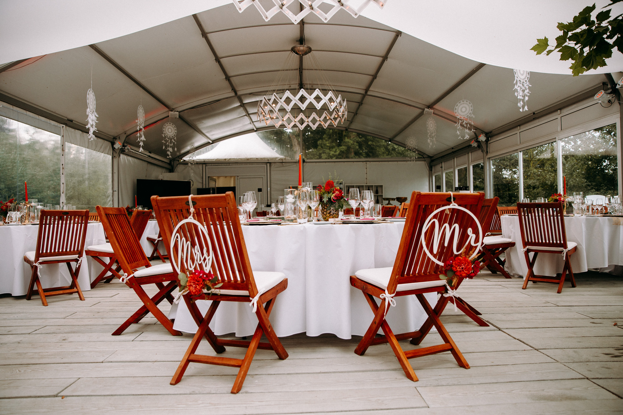 Die Insel Nonnenau ist eine exklusive Hochzeitslocation im Rhein-Main-Gebiet. Natur, Wasserblick und private Inselatmosphäre.