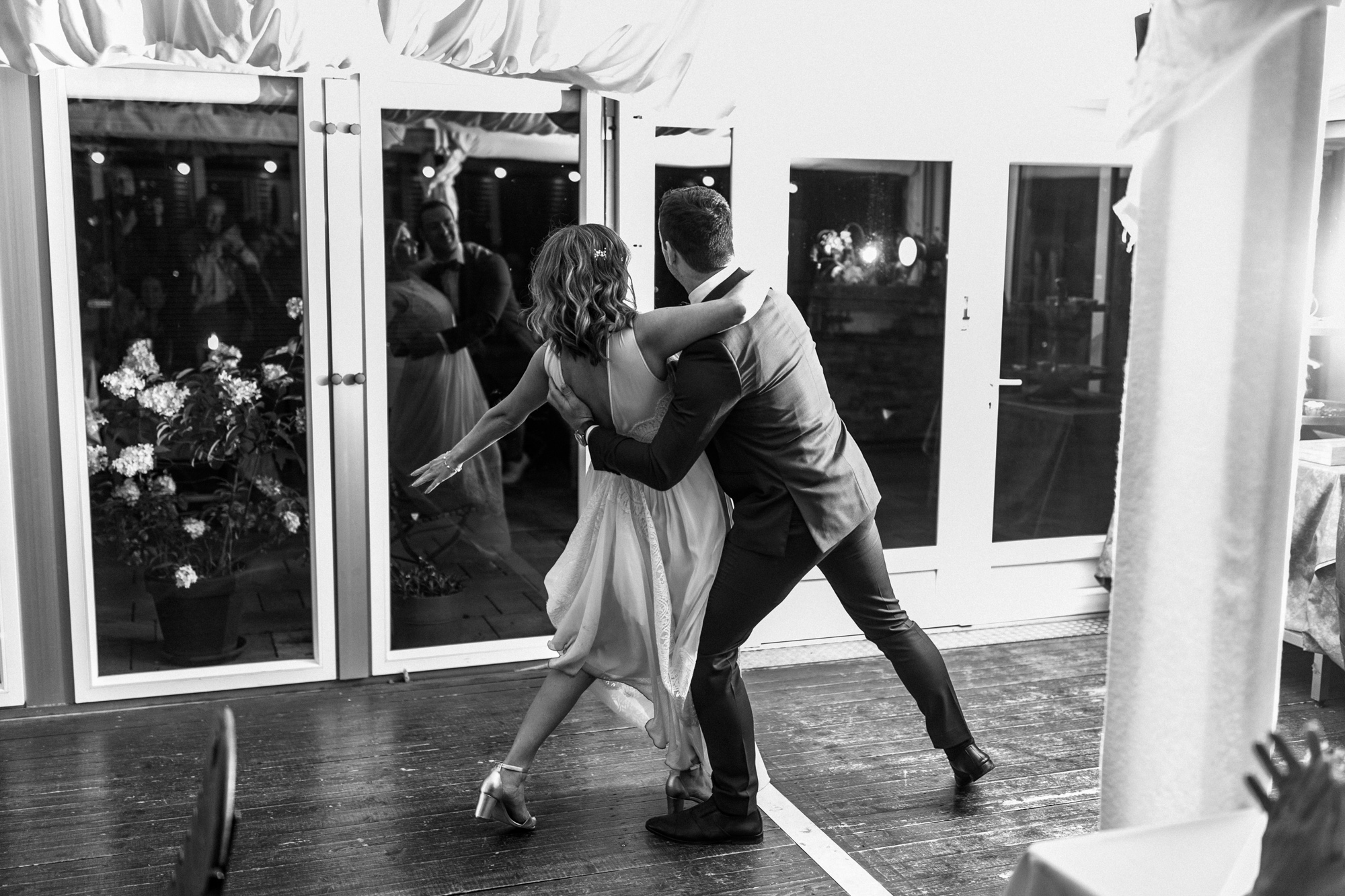 Restaurant Kellerskopf Wiesbaden: Hochzeitslocation im Wald mit Panorama, freier & standesamtlicher Trauung, Terrasse, Live-Cooking & Natur.