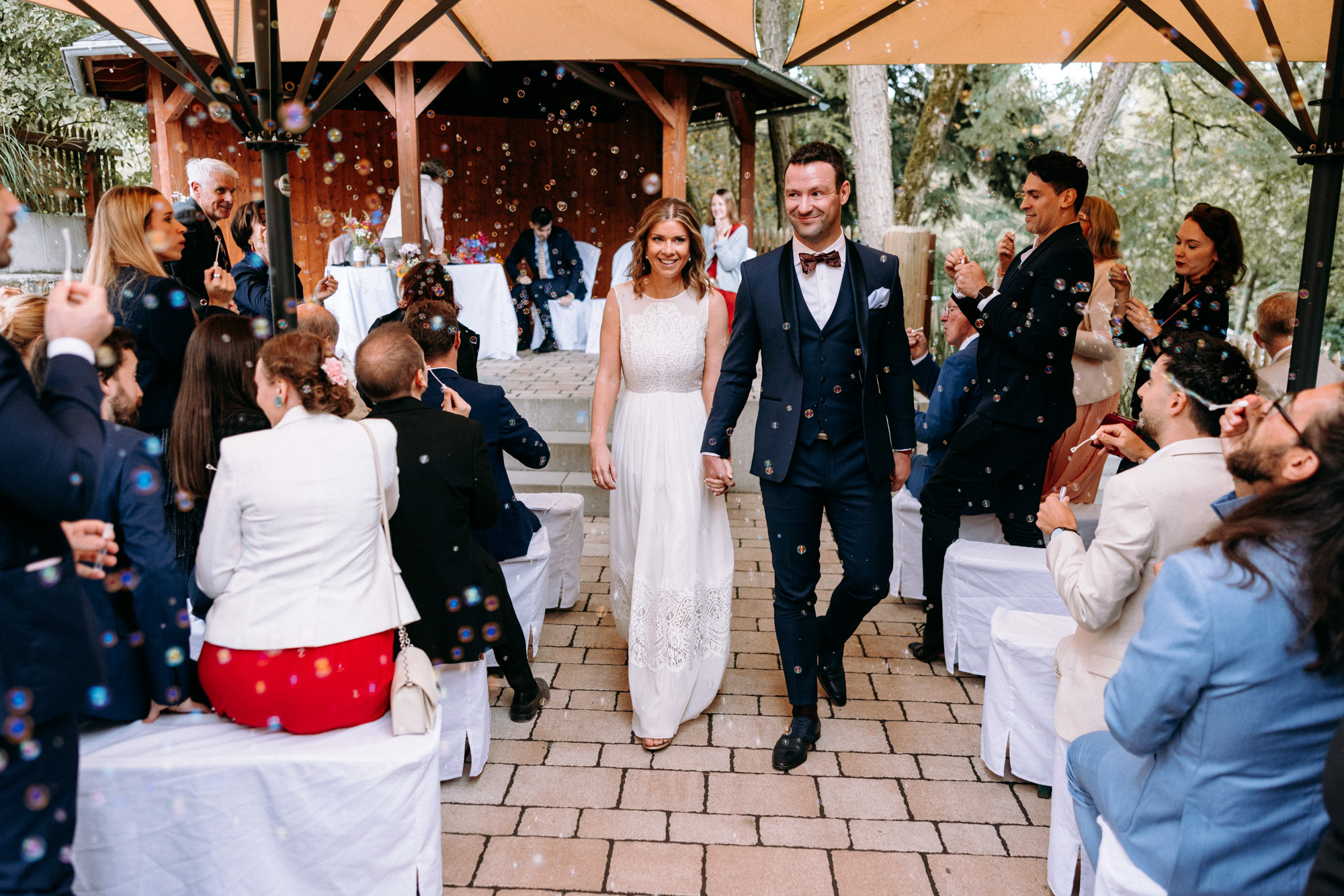 Restaurant Kellerskopf Wiesbaden: Hochzeitslocation im Wald mit Panorama, freier & standesamtlicher Trauung, Terrasse, Live-Cooking & Natur.