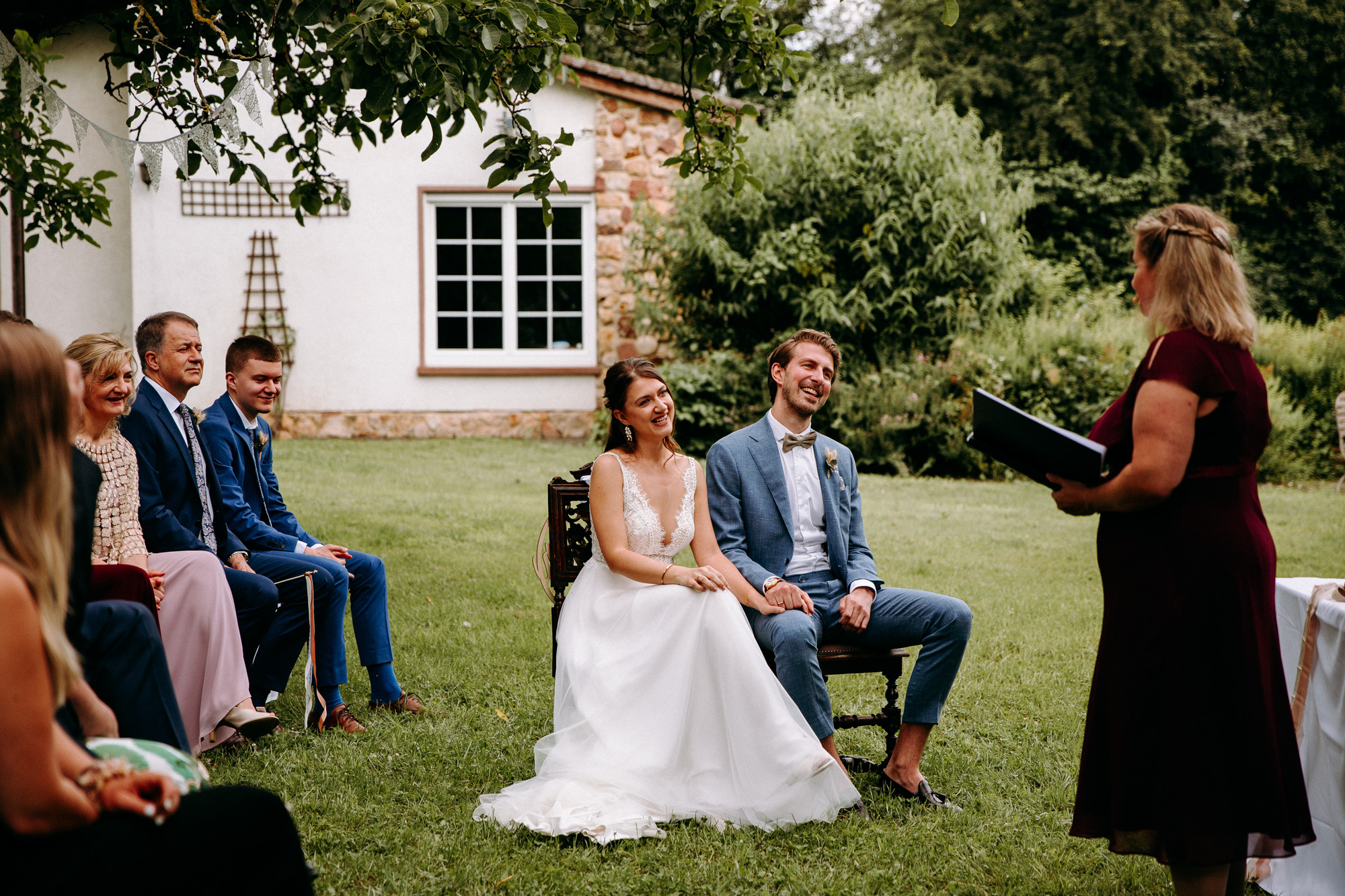 Naturnah, entspannt und voller Charme: Das Weingut Weidenmühle ist eine romantische Hochzeitslocation im Rhein-Main-Gebiet mit viel Freiraum.