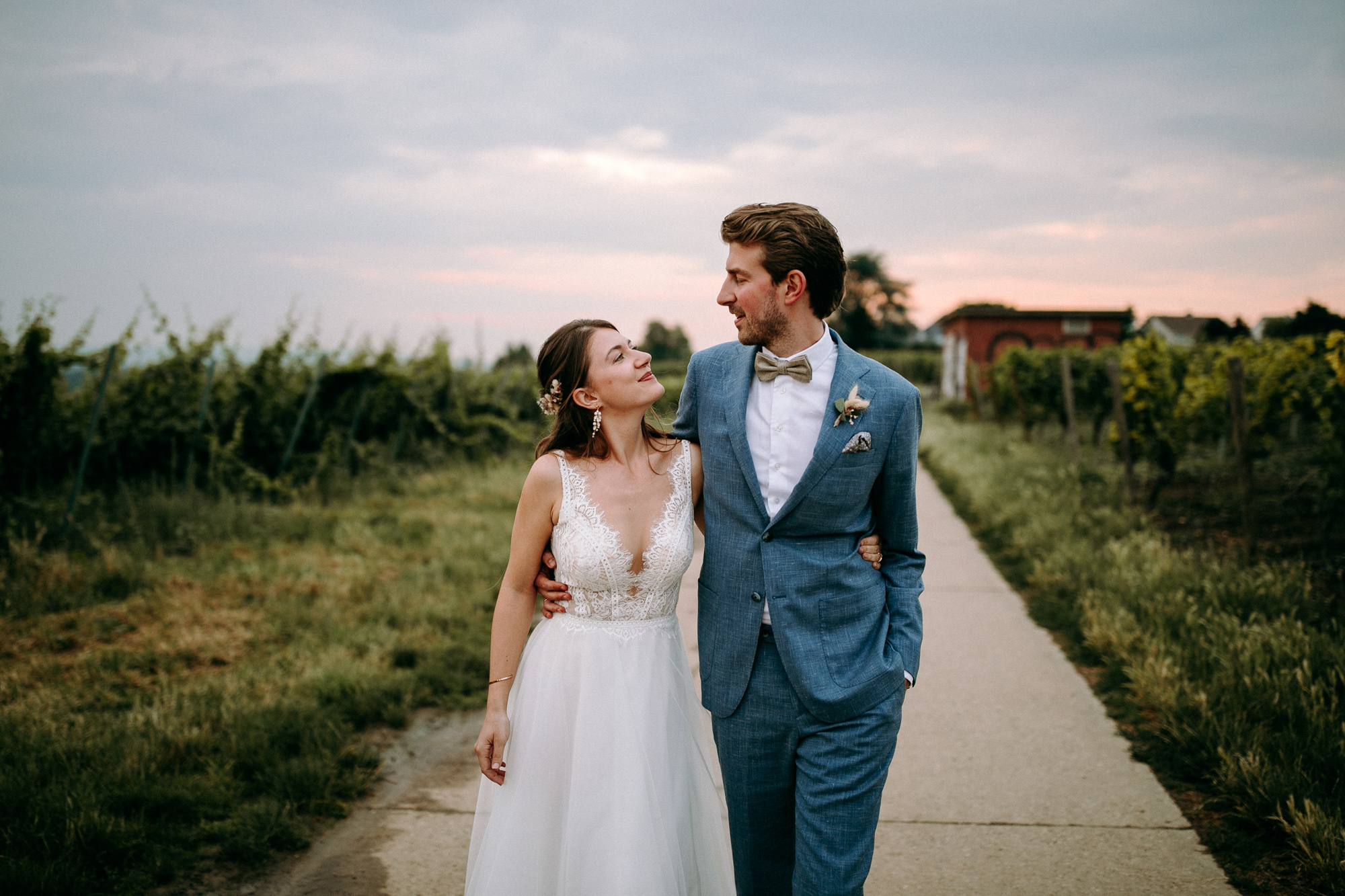 Naturnah, entspannt und voller Charme: Das Weingut Weidenmühle ist eine romantische Hochzeitslocation im Rhein-Main-Gebiet mit viel Freiraum.