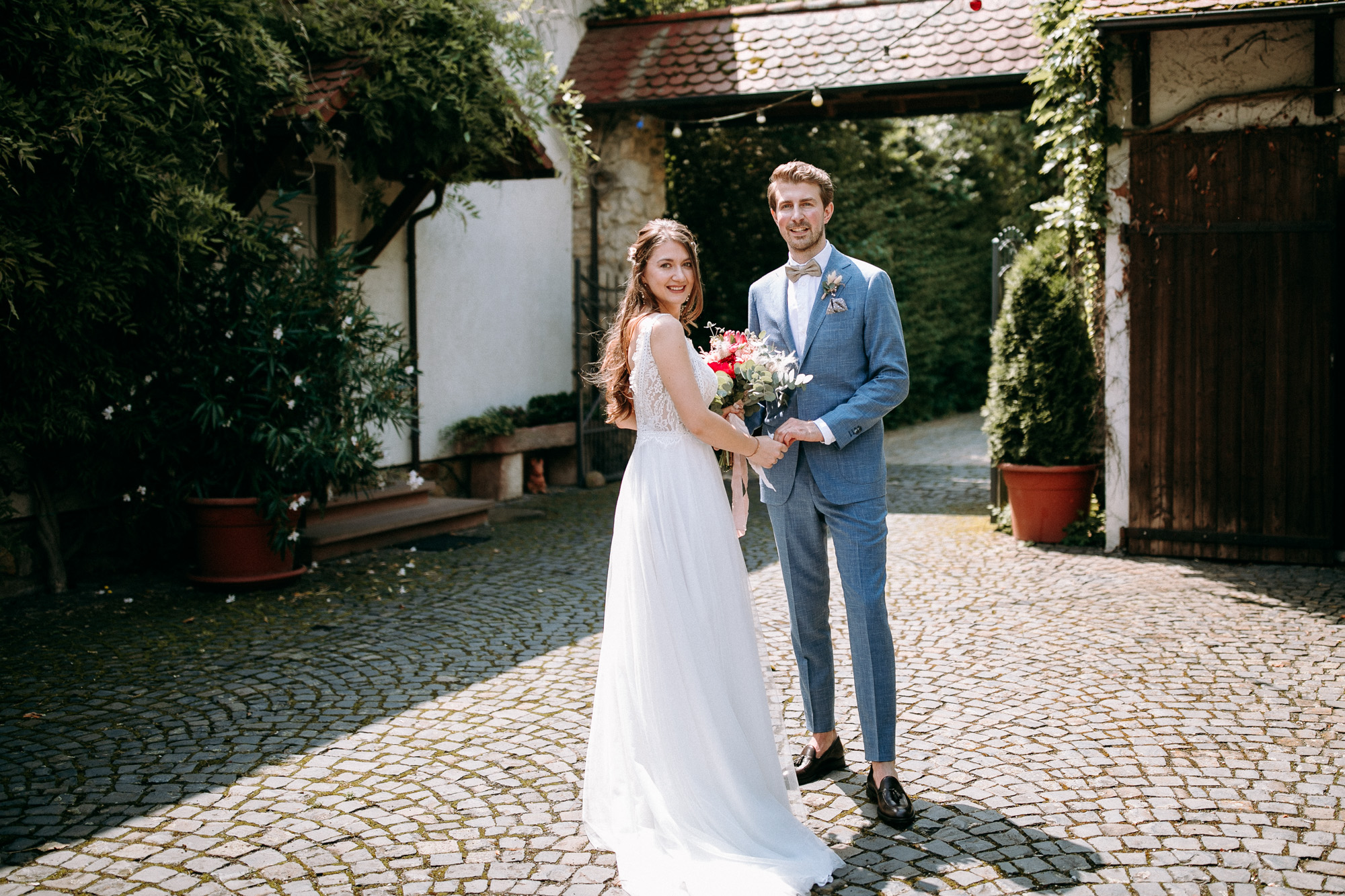 Naturnah, entspannt und voller Charme: Das Weingut Weidenmühle ist eine romantische Hochzeitslocation im Rhein-Main-Gebiet mit viel Freiraum.