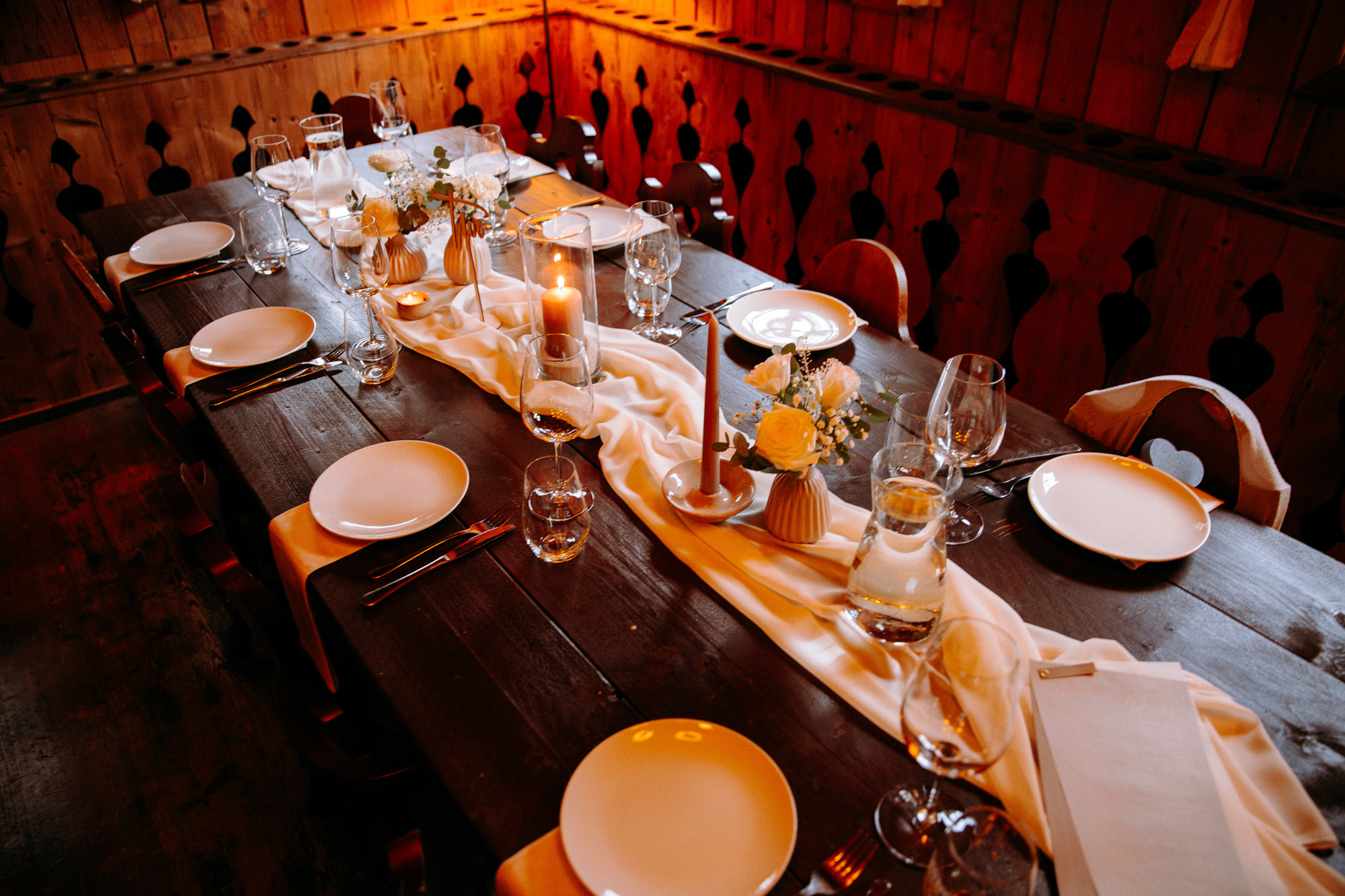 Wickerbachalm bei Frankfurt, Mainz & Wiesbaden: Exklusive Hochzeitslocation im Grünen mit Almflair, freier Trauung, Genuss & viel Platz.