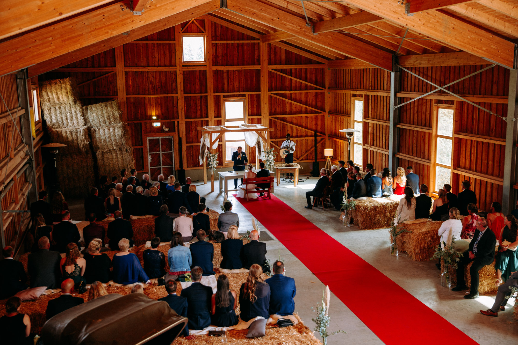 Wickerbachalm bei Frankfurt, Mainz & Wiesbaden: Exklusive Hochzeitslocation im Grünen mit Almflair, freier Trauung, Genuss & viel Platz.