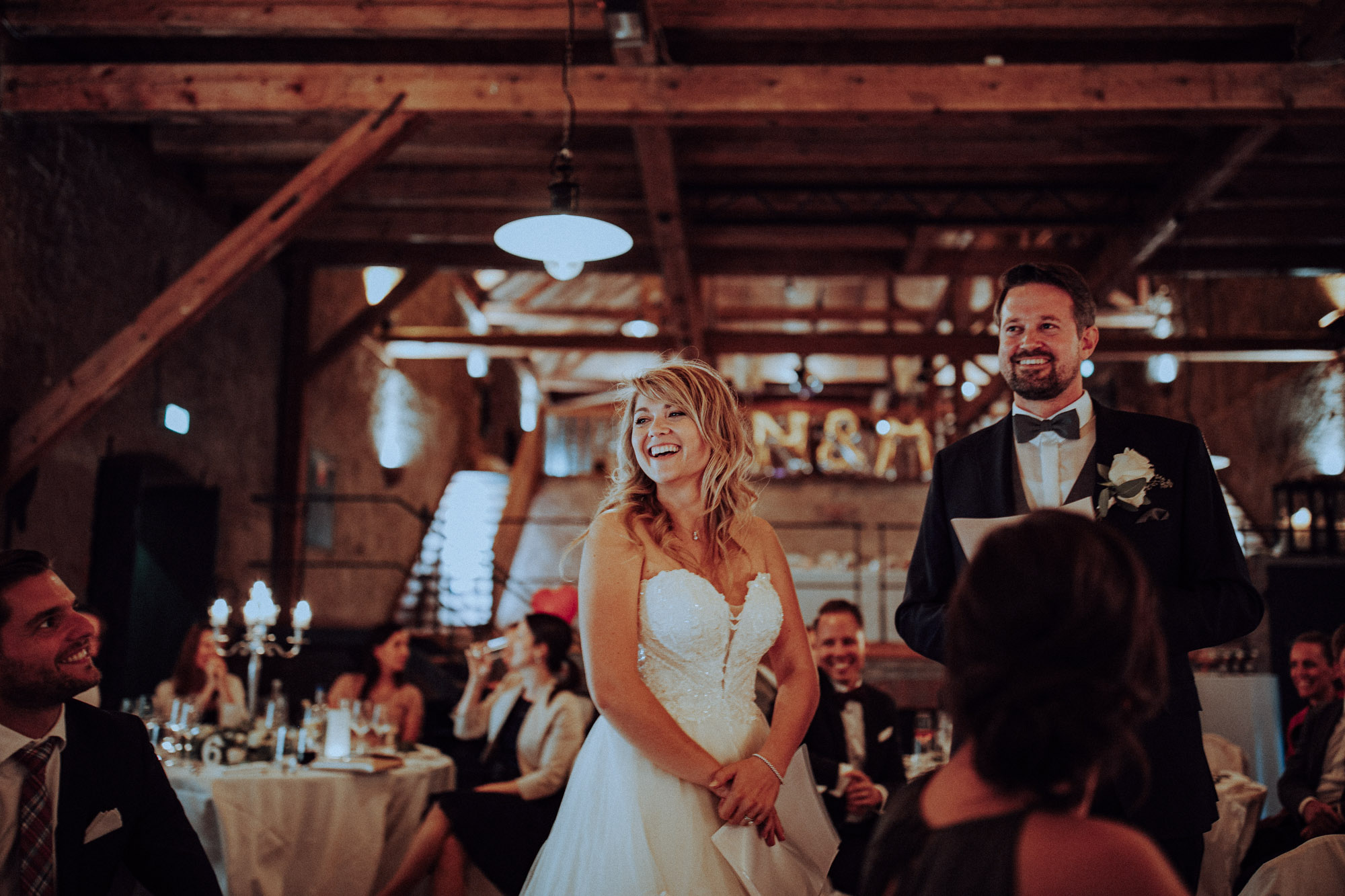 Das Gut Hünersdorff bei Wörth am Main ist eine exklusive Hochzeitslocation mit historischem Vierseithof, Park & Scheunen – ohne Sperrstunde.