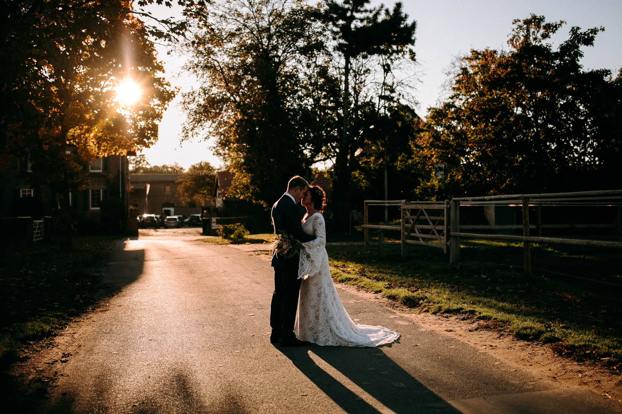 Der Kinzigheimer Hof bei Hanau ist eine naturnahe Hochzeitslocation mit historischer Tenne, Innenhof & großem Garten – individuell & entspannt.