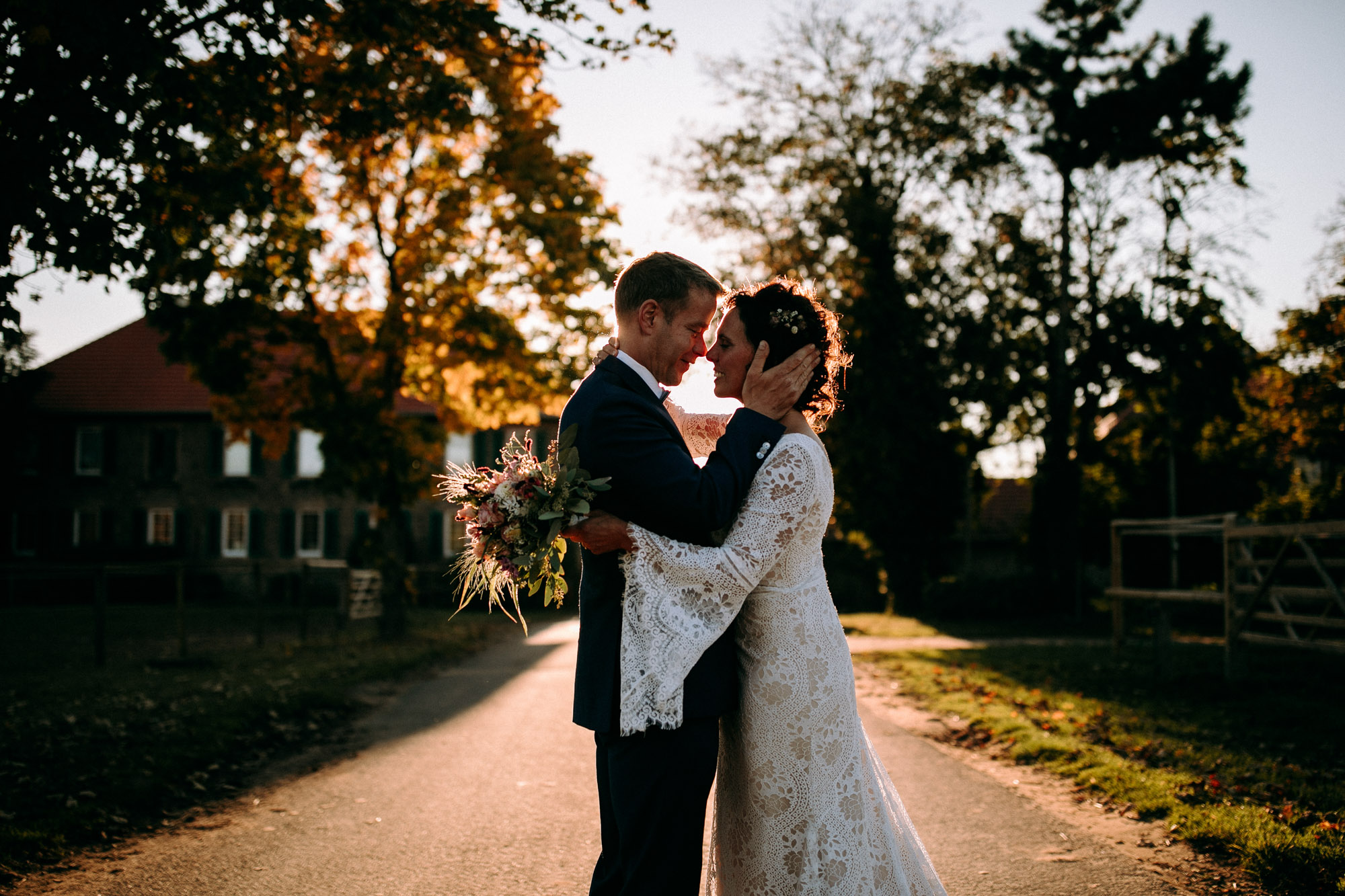 Der Kinzigheimer Hof bei Hanau ist eine naturnahe Hochzeitslocation mit historischer Tenne, Innenhof & großem Garten – individuell & entspannt.