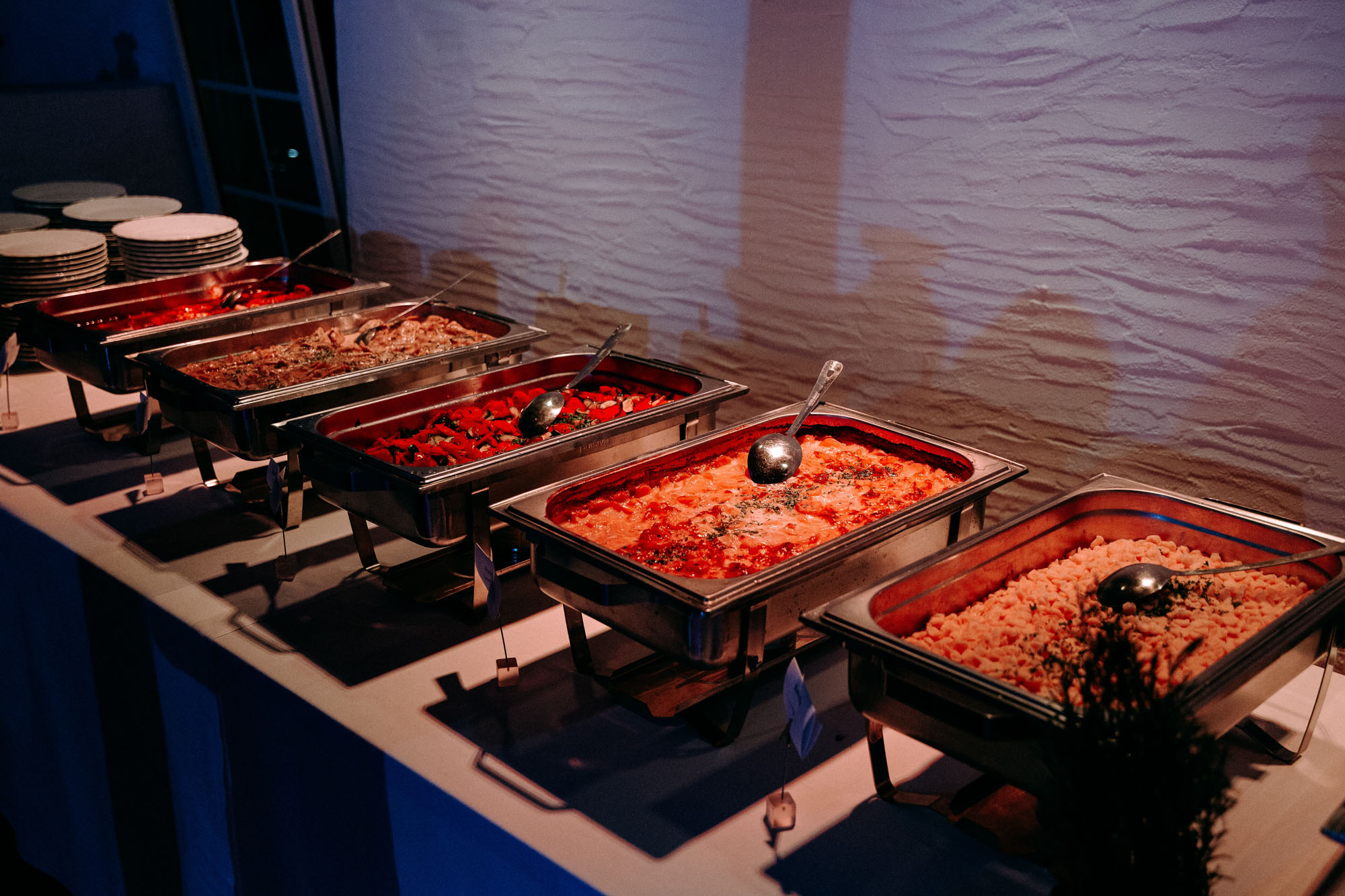 Der Kinzigheimer Hof bei Hanau ist eine naturnahe Hochzeitslocation mit historischer Tenne, Innenhof & großem Garten – individuell & entspannt.