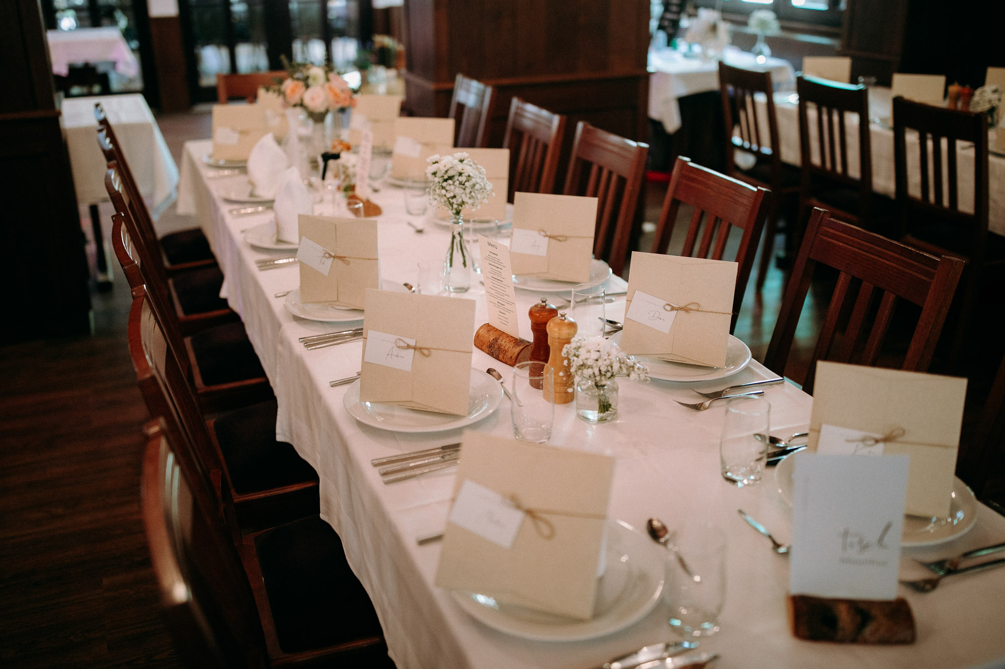 Naturnah, herzlich und voller Atmosphäre: Die Oberschweinstiege ist eine der schönsten Hochzeitslocations im Frankfurter Stadtwald.