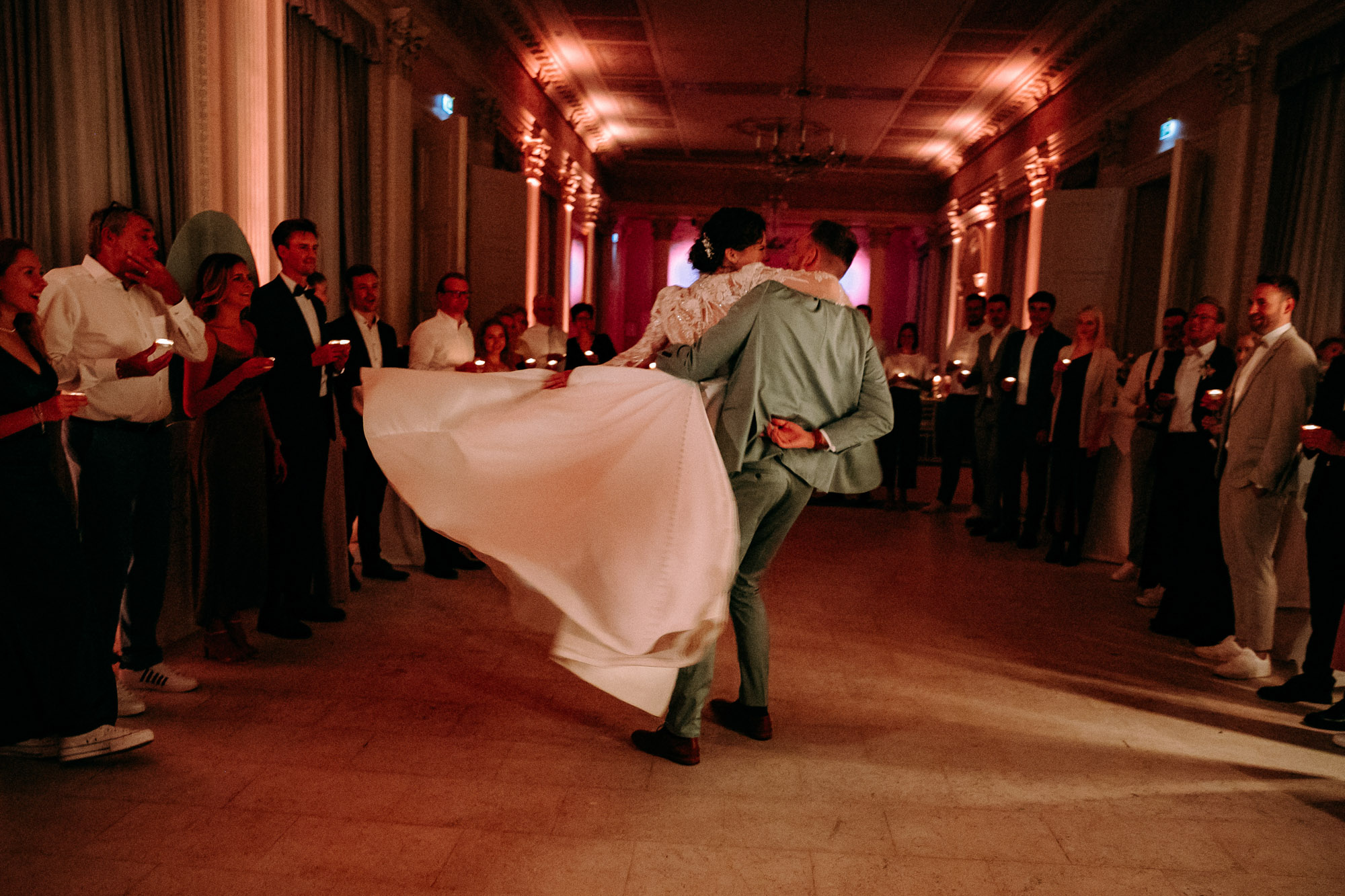 Schloss Philippsruhe in Hanau ist eine elegante Hochzeitslocation nahe Frankfurt – mit Weißem Saal, Gewölbekeller, Schlossterrasse & -garten.