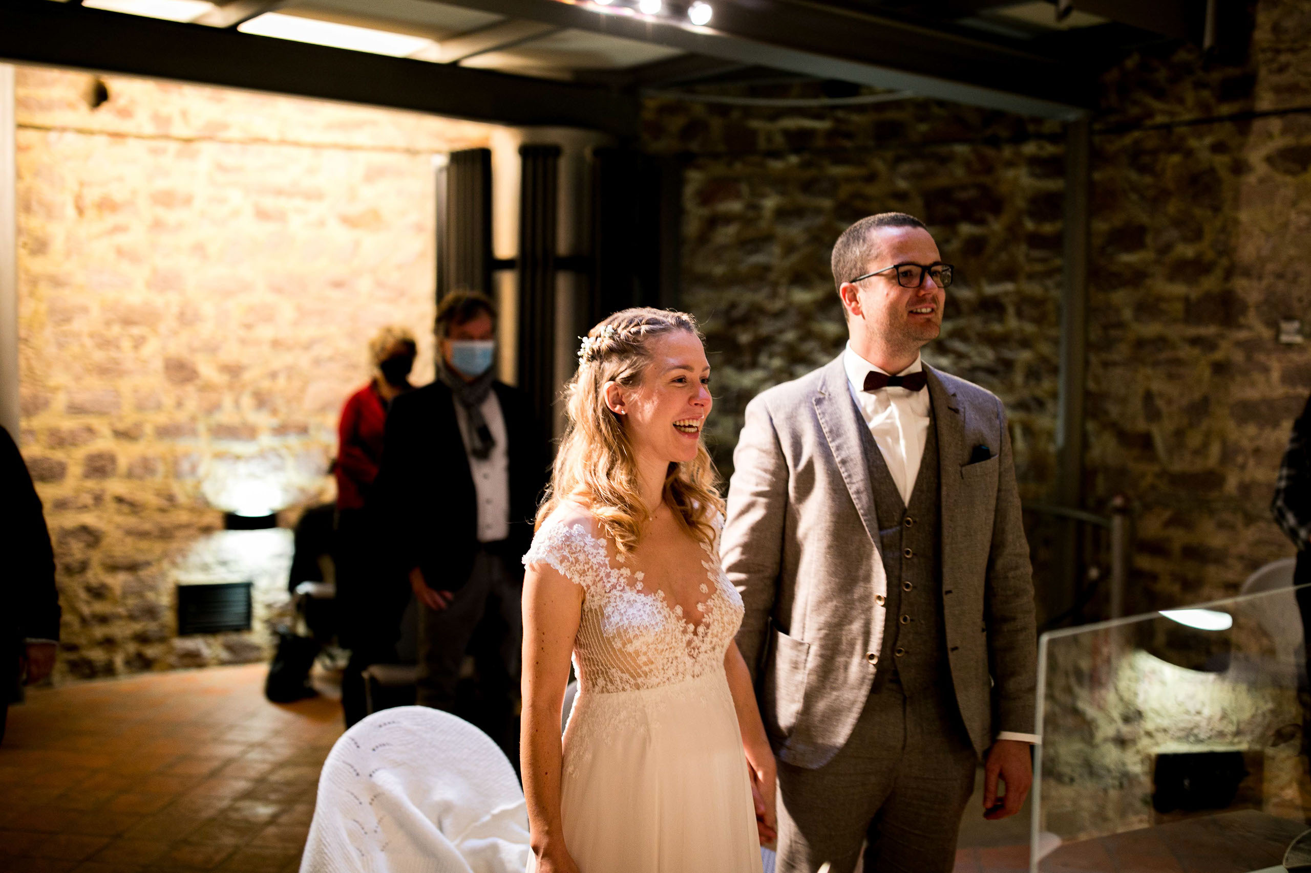 Standesamtliche Trauung in Dreich - Burg Hayn Das Brautpaar bei der standesamtlichen Trauung in der Burg Hayn in Dreieich.