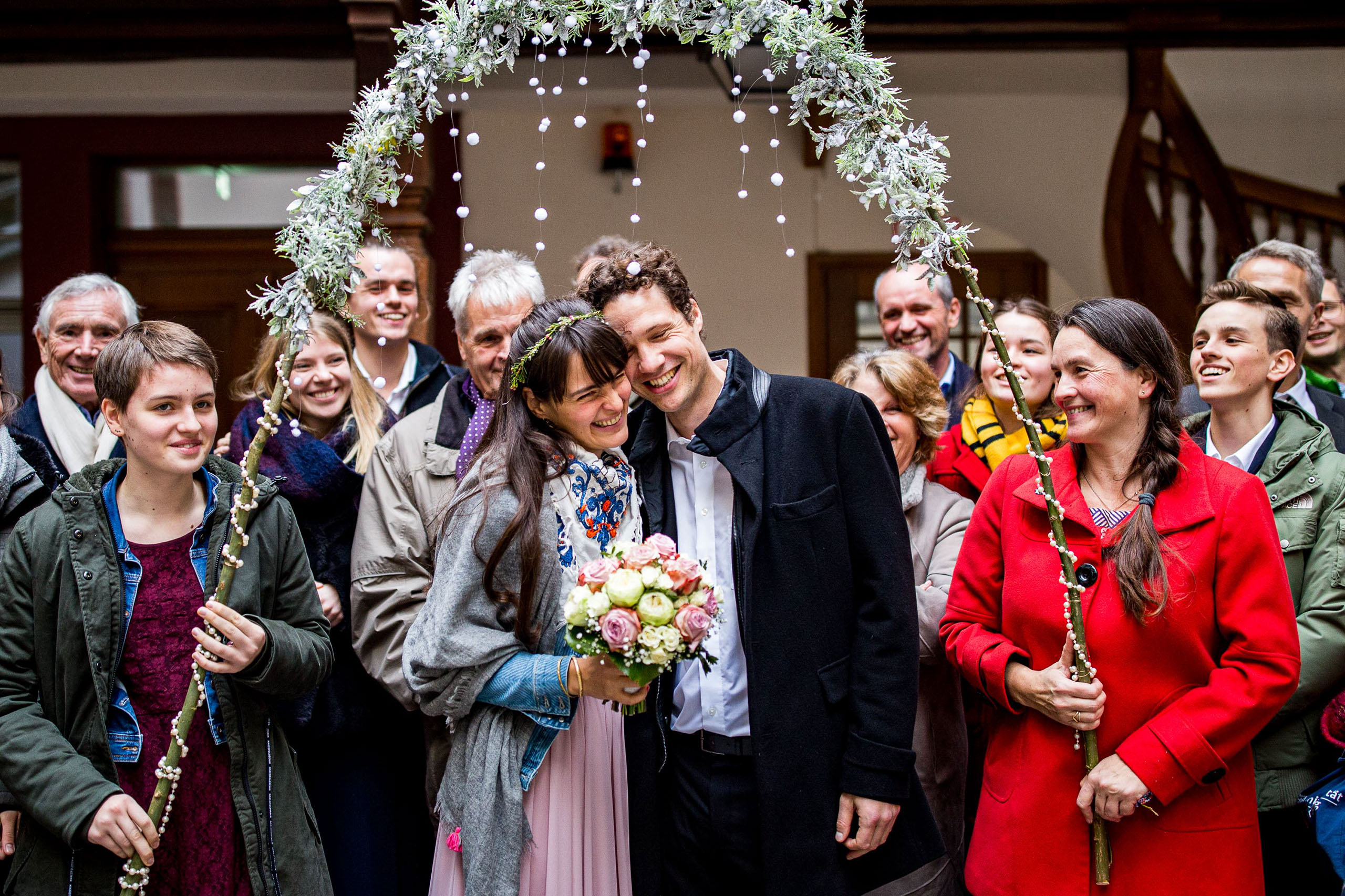 Gruppenfoto nach der standesamtlichen Trauung im Römer Frankfurt.