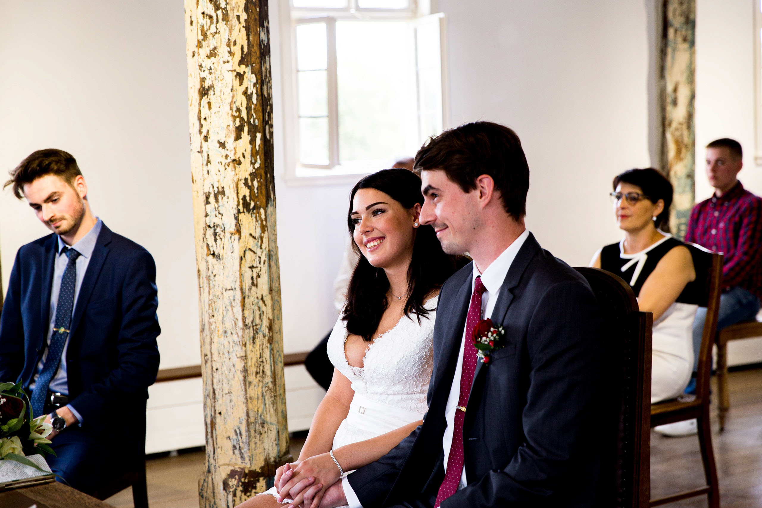 Als Hochzeitsfotograf im Hessenpark halte ich eure standesamtliche Trauung im Hessenpark für immer fest.