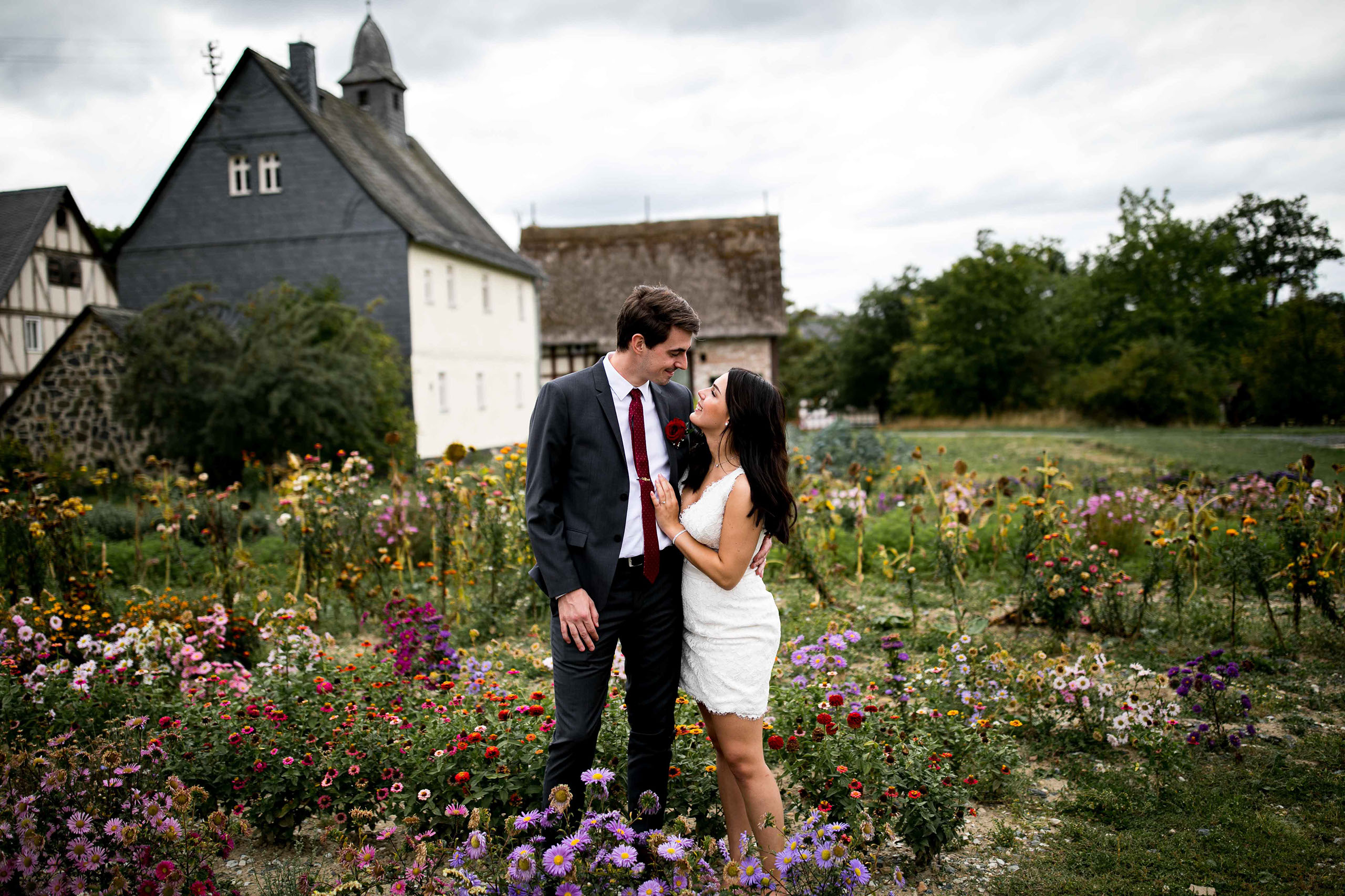 Hochzeitsfotos im Hessenpark in Neu-Anspach.