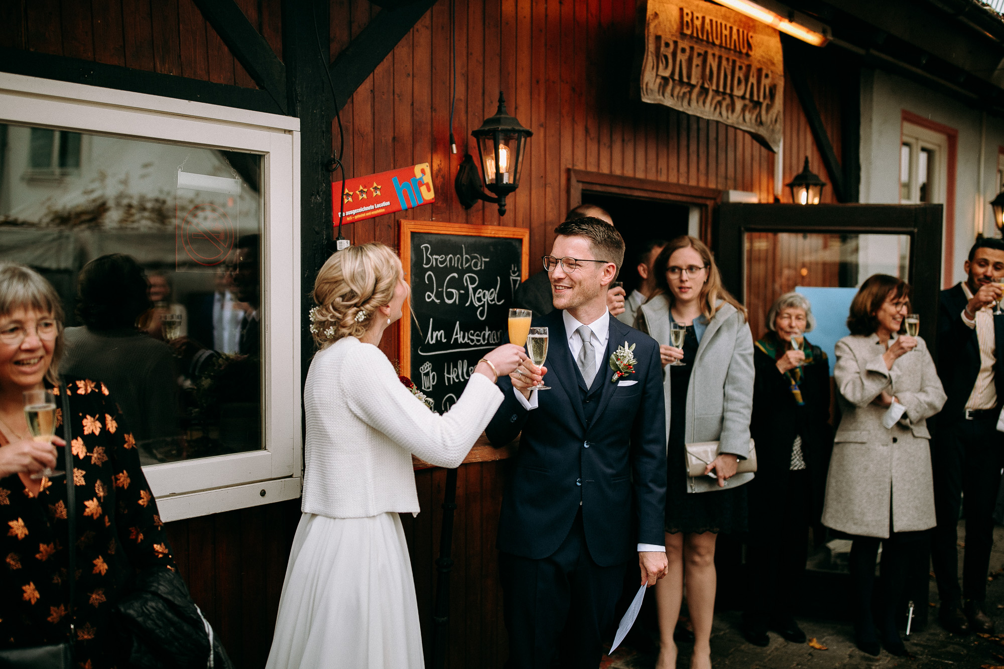 Die Bibliothek im Schlosshotel Kronberg ist eine wunderschöne Location für eure standesamtliche Trauung.