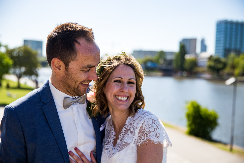 Hochzeitsfotos nach der standesamtlichen Trauung im Römer Frankfurt.