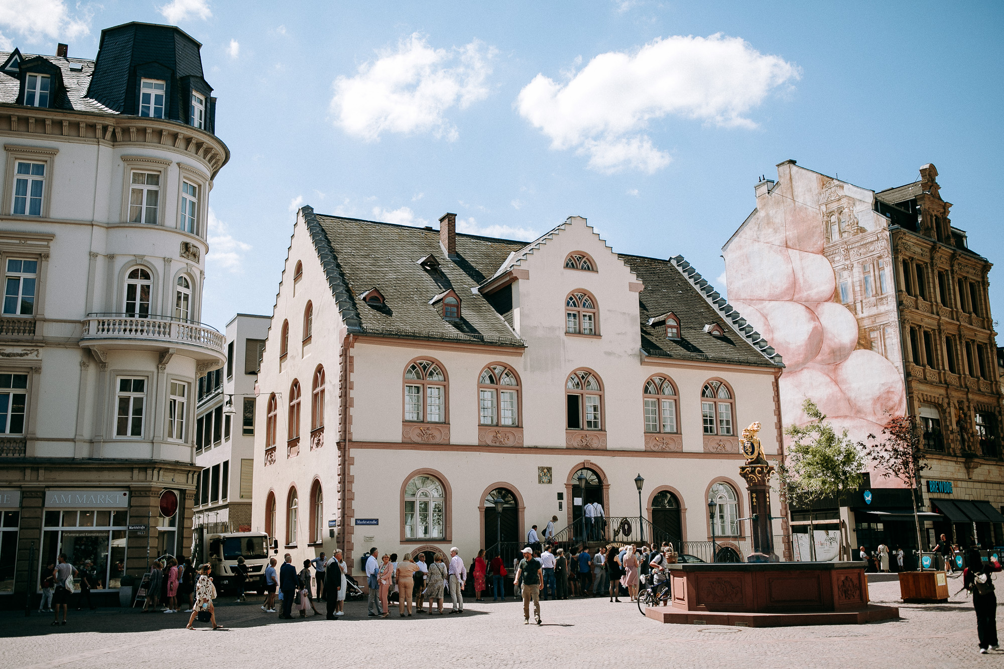 Standesamtliche Trauung im Standesamt Wiesbaden – Altes Rathaus