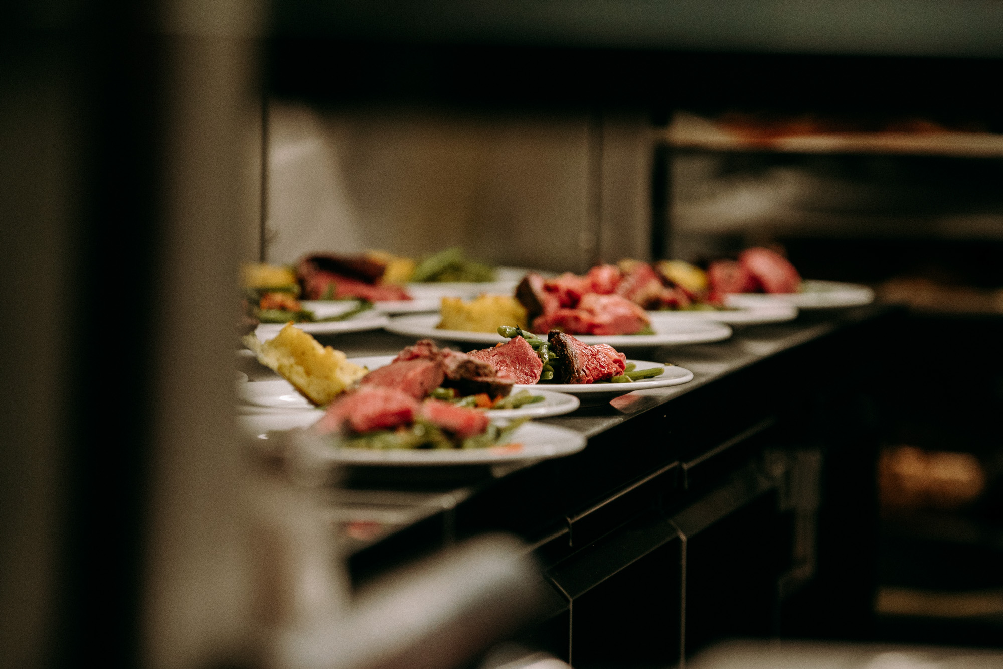 UNIQUE in Dietzenbach ist eine moderne Hochzeitslocation nahe Frankfurt – mit Garten, freier Trauung, Stretchzelt, Catering & Deko