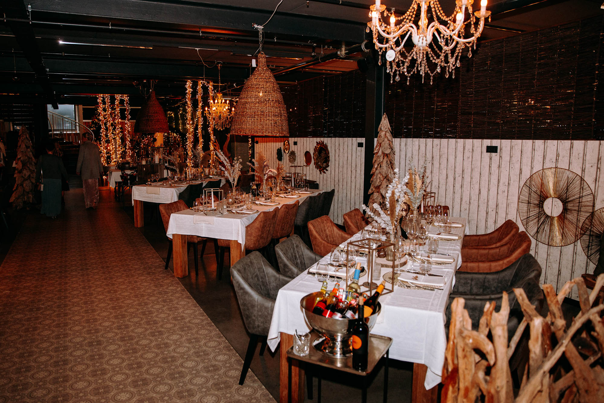 UNIQUE in Dietzenbach ist eine moderne Hochzeitslocation nahe Frankfurt – mit Garten, freier Trauung, Stretchzelt, Catering & Deko