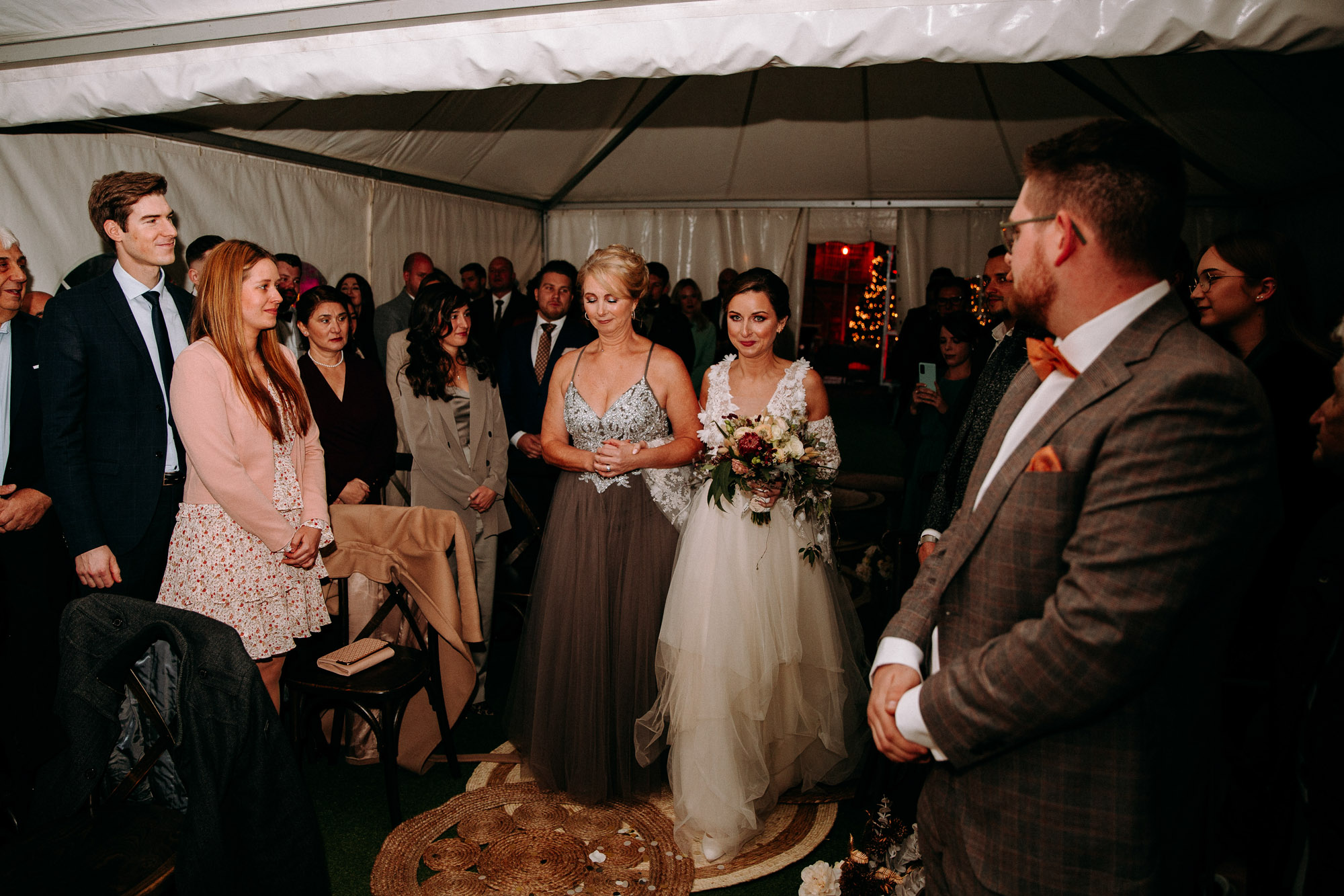 UNIQUE in Dietzenbach ist eine moderne Hochzeitslocation nahe Frankfurt – mit Garten, freier Trauung, Stretchzelt, Catering & Deko