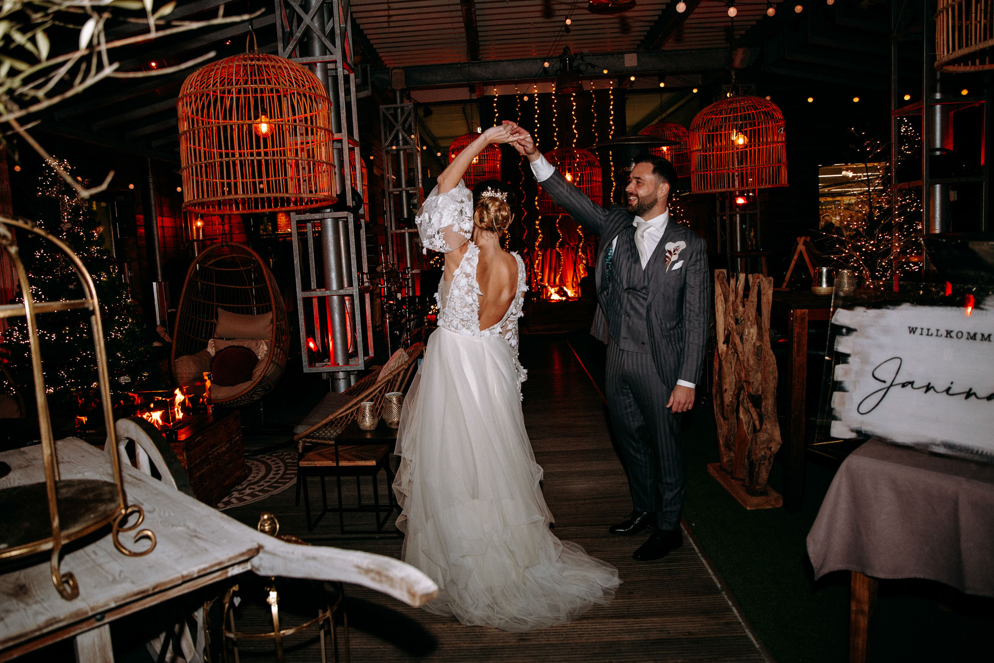 UNIQUE in Dietzenbach ist eine moderne Hochzeitslocation nahe Frankfurt – mit Garten, freier Trauung, Stretchzelt, Catering & Deko